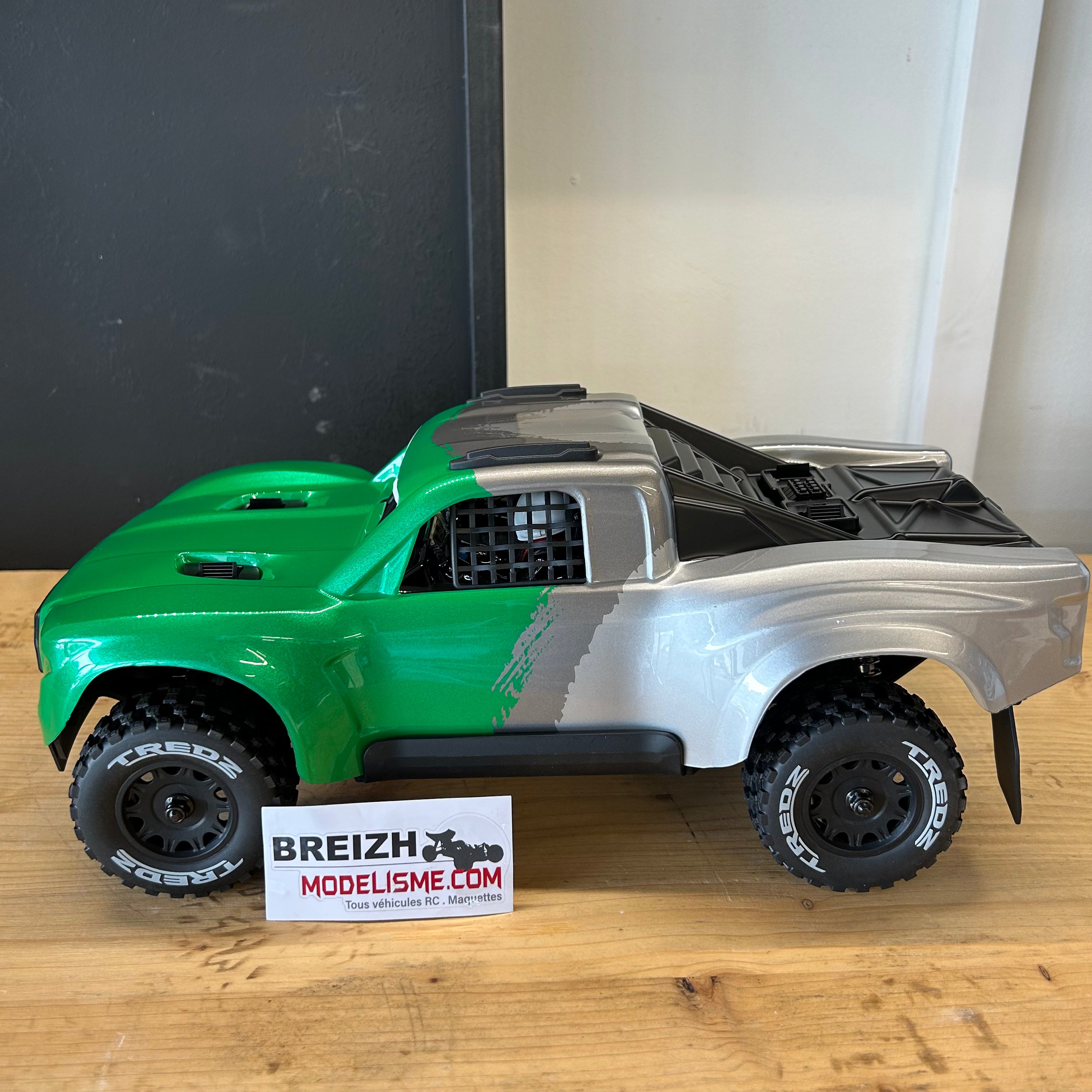Short course 2S 38km/h Maverick QByte SC Flux 1/12 Brushless RTR 4WD vert MV151202