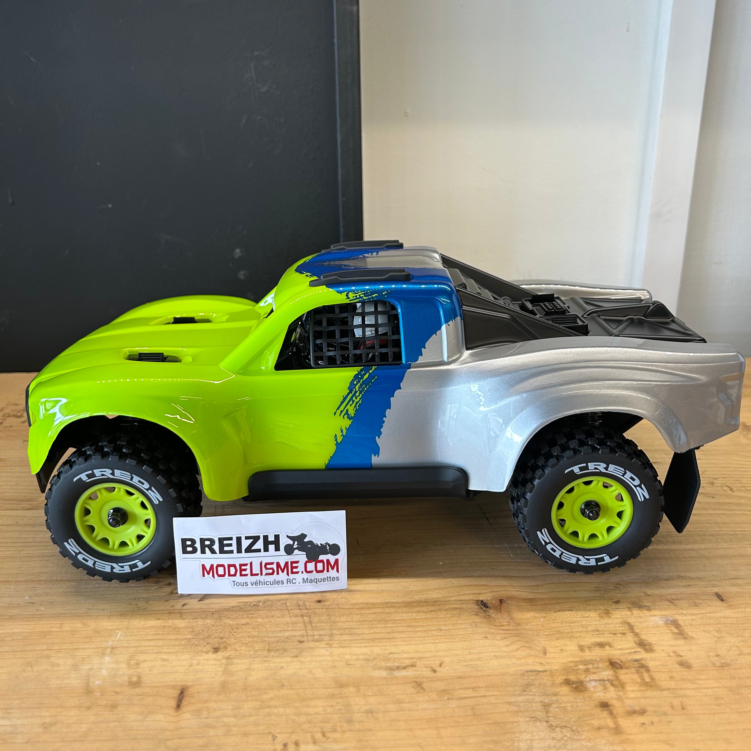 Short course 3S 80km/h 1/12 Maverick QByte SC Flux PRO Brushless RTR 4WD fluo MV151203