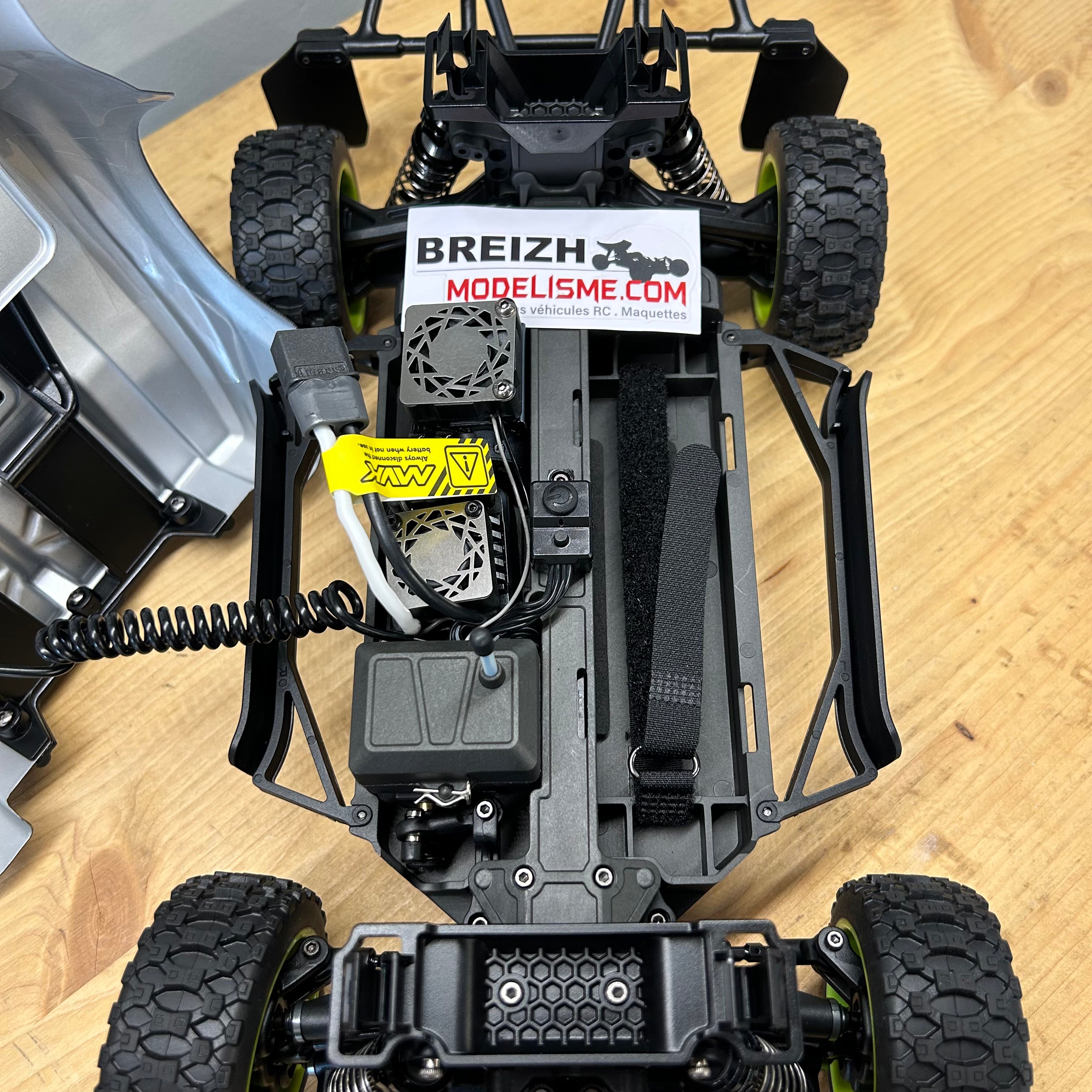 Short course 3S 80km/h 1/12 Maverick QByte SC Flux PRO Brushless RTR 4WD fluo MV151203