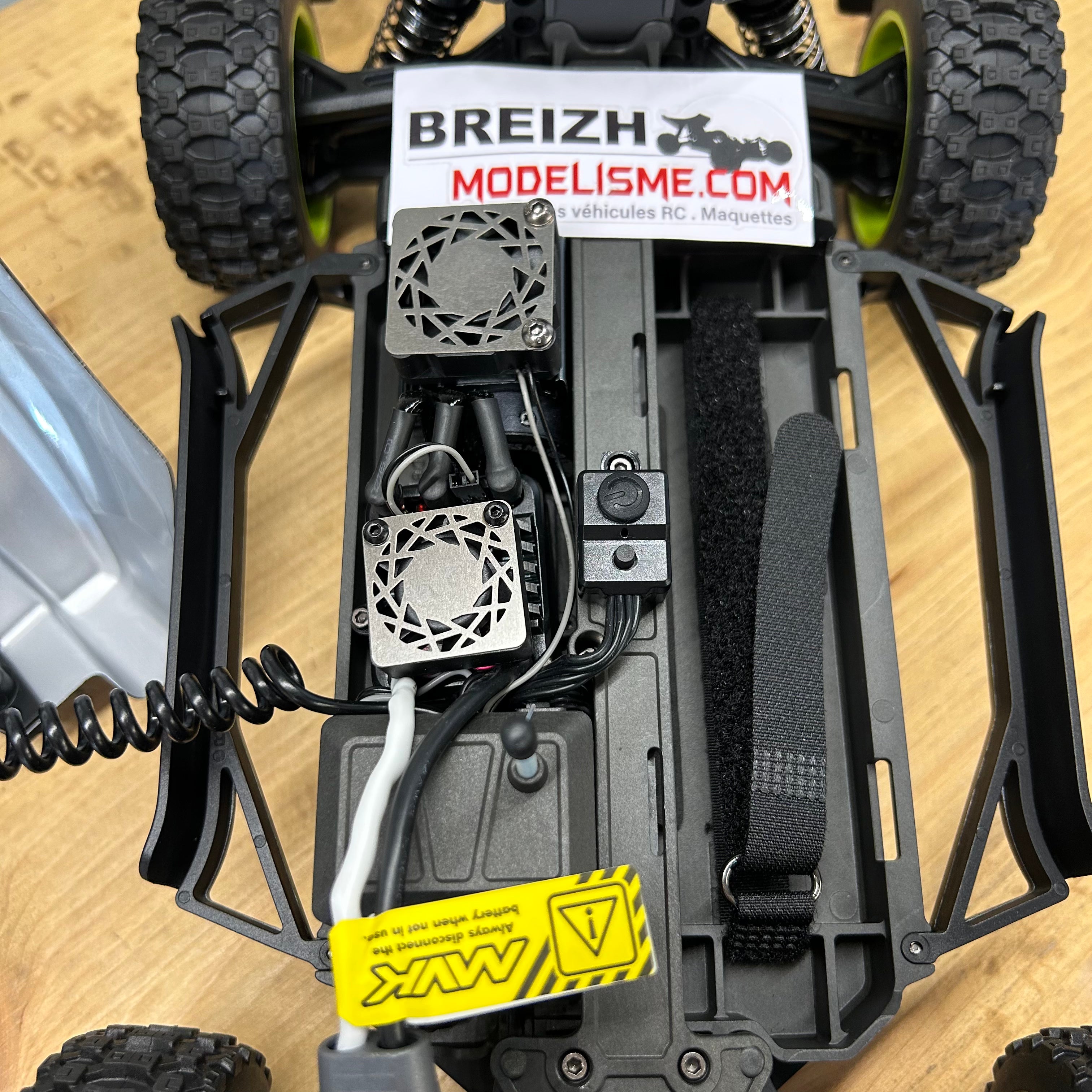 Short course 3S 80km/h 1/12 Maverick QByte SC Flux PRO Brushless RTR 4WD fluo MV151203