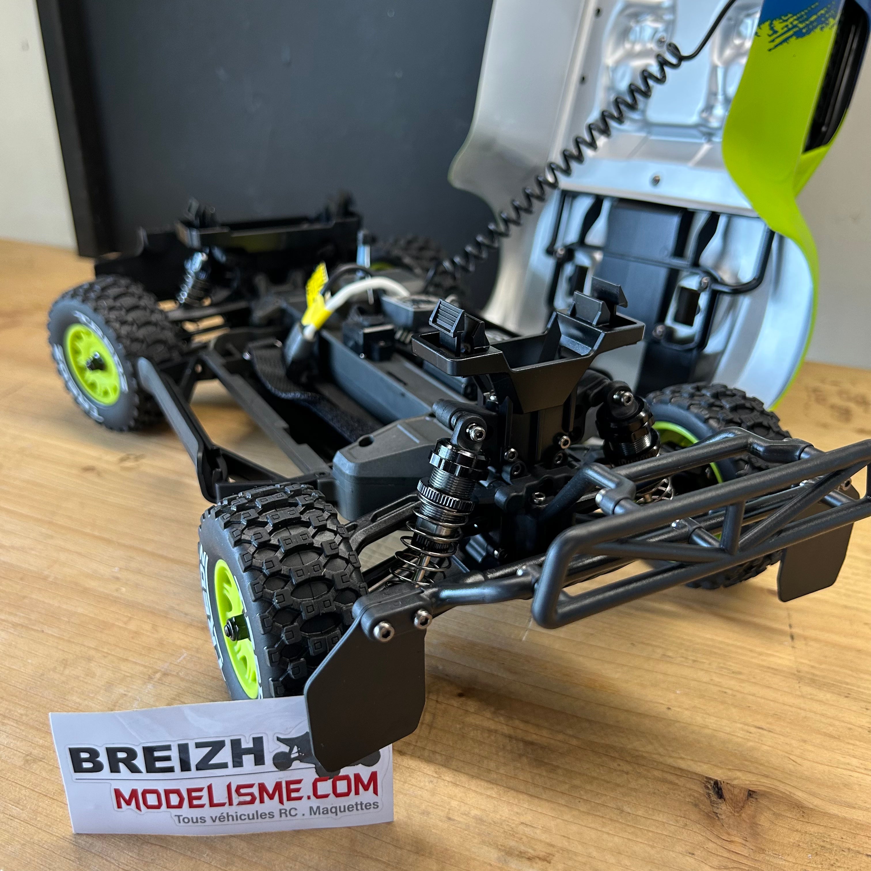 Short course 3S 80km/h 1/12 Maverick QByte SC Flux PRO Brushless RTR 4WD fluo MV151203