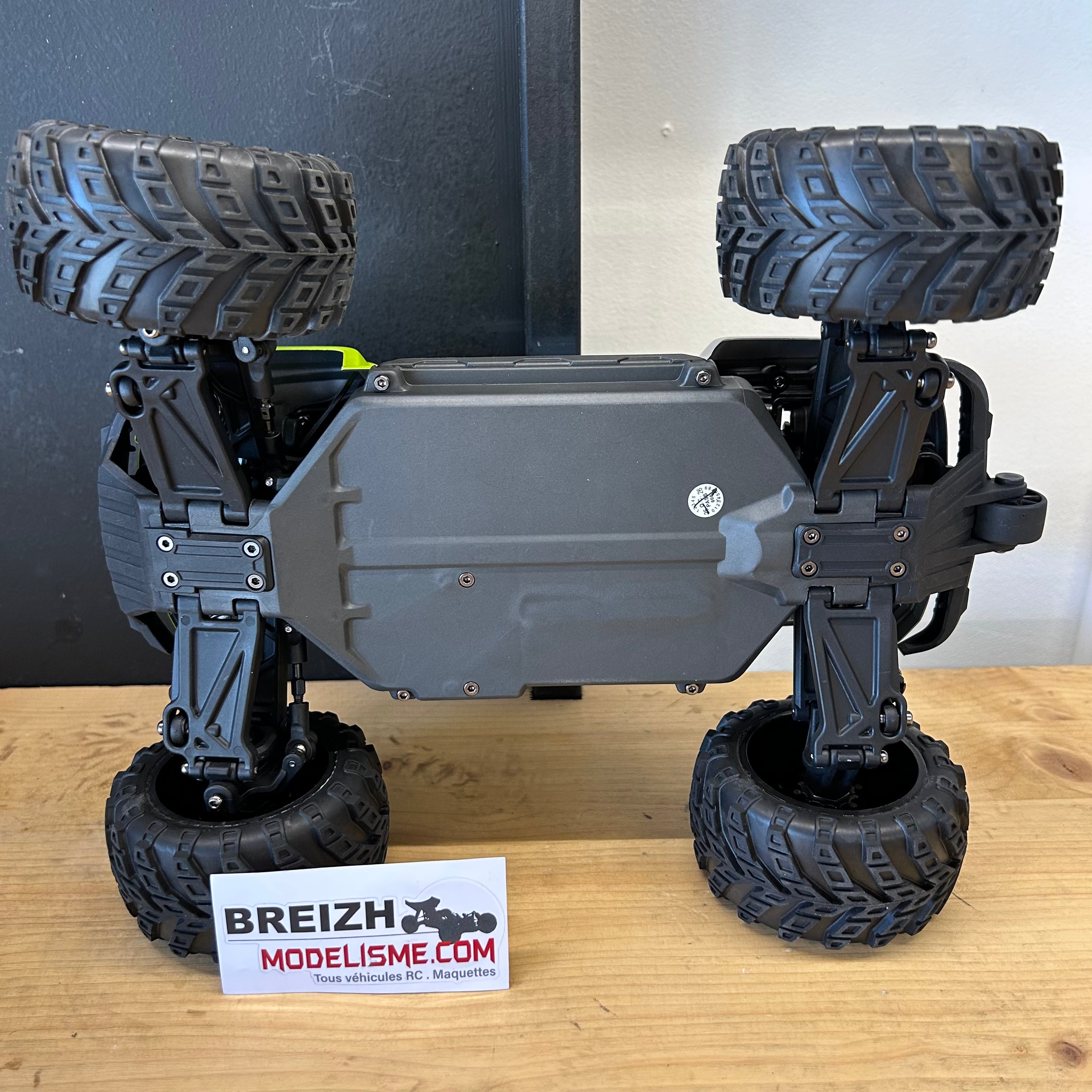Maverick 151002 QBIT Monster truck 1/16 version brushless PRO 80km/h / UD1610S