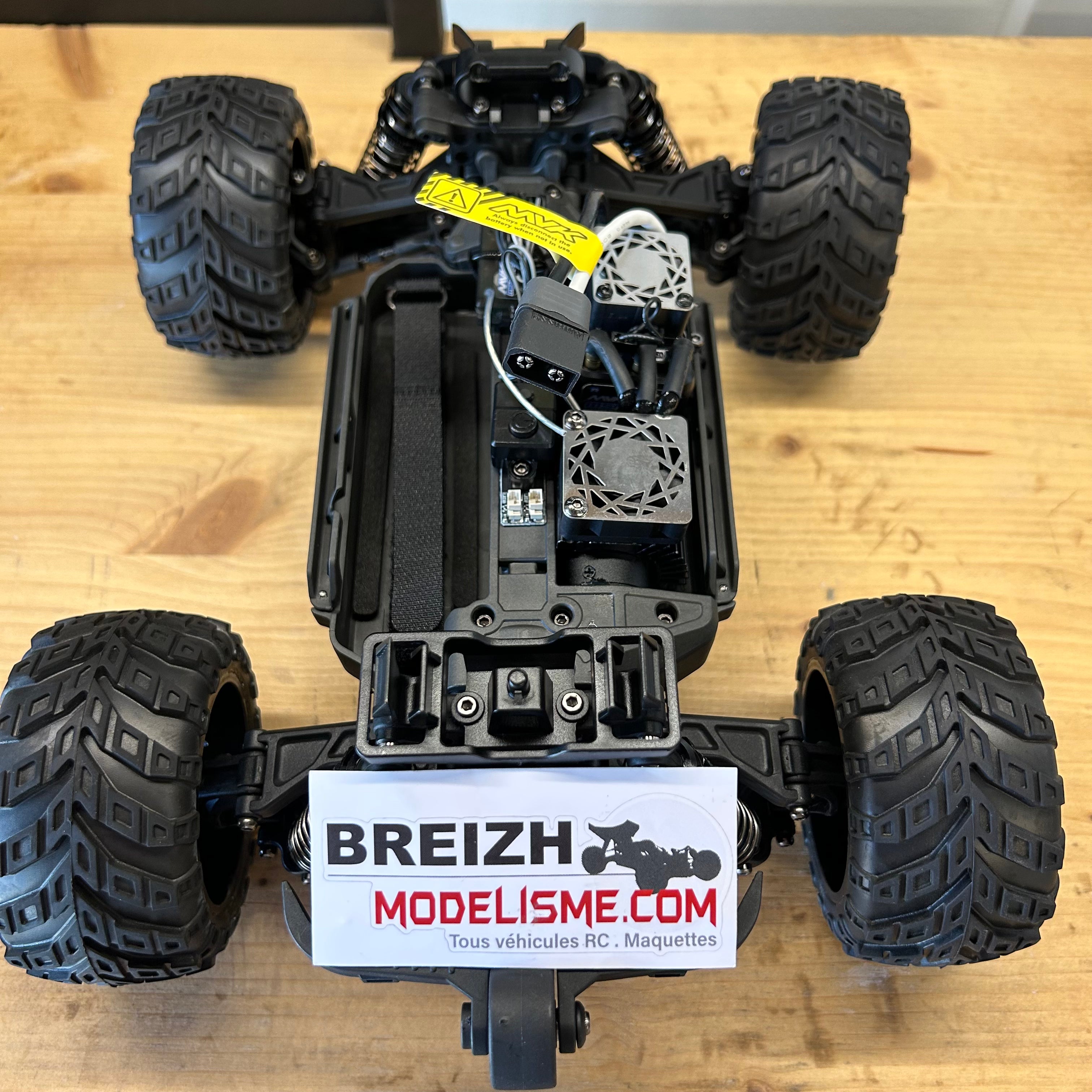 Maverick 151002 QBIT Monster truck 1/16 version brushless PRO 80km/h / UD1610S