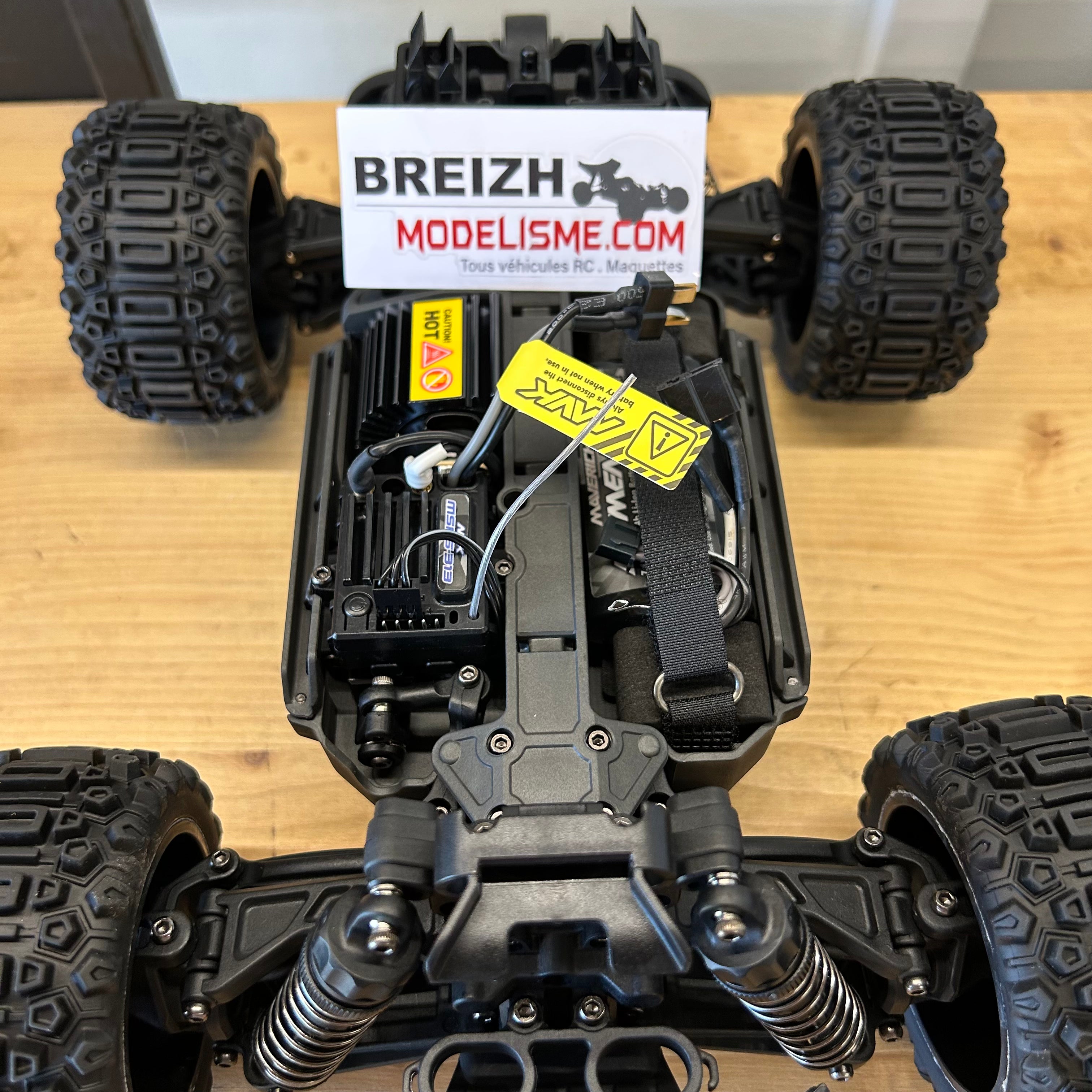 Maverick QBIT Monster truck 1/16 version charbon 151004