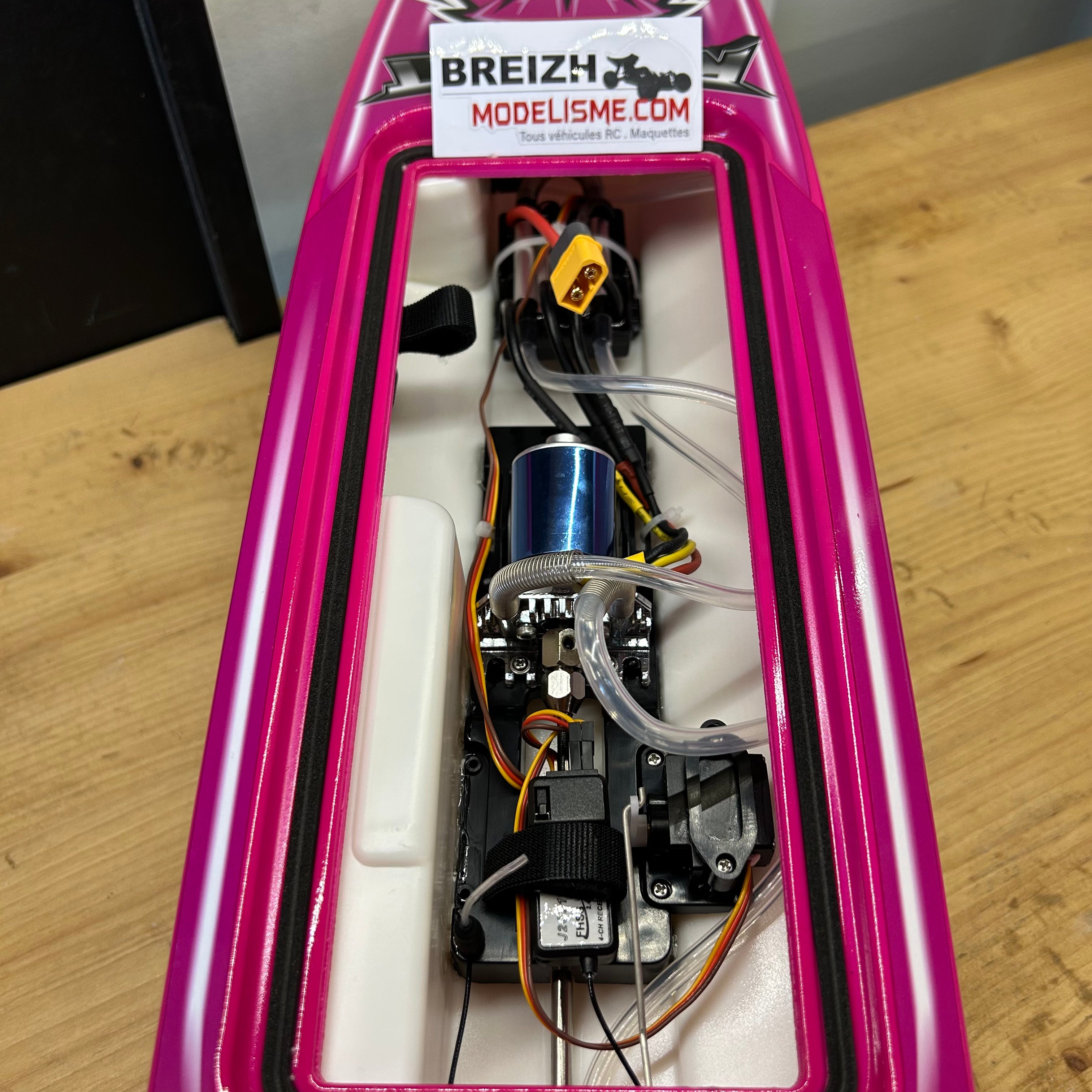 Bateau RC Brushless Joysway ROCKET Deep Vee V2 - 8651 (avec batterie et chargeur)