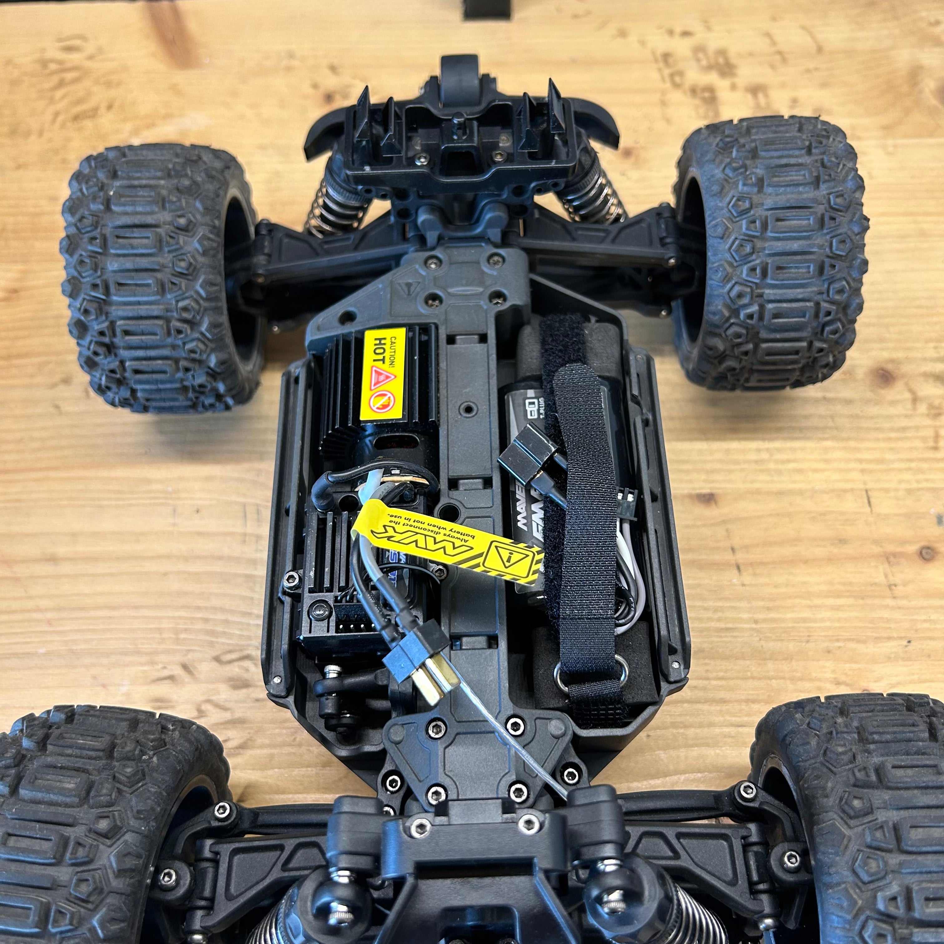 Occasion Maverick QBIT Monster truck 1/16 version charbon