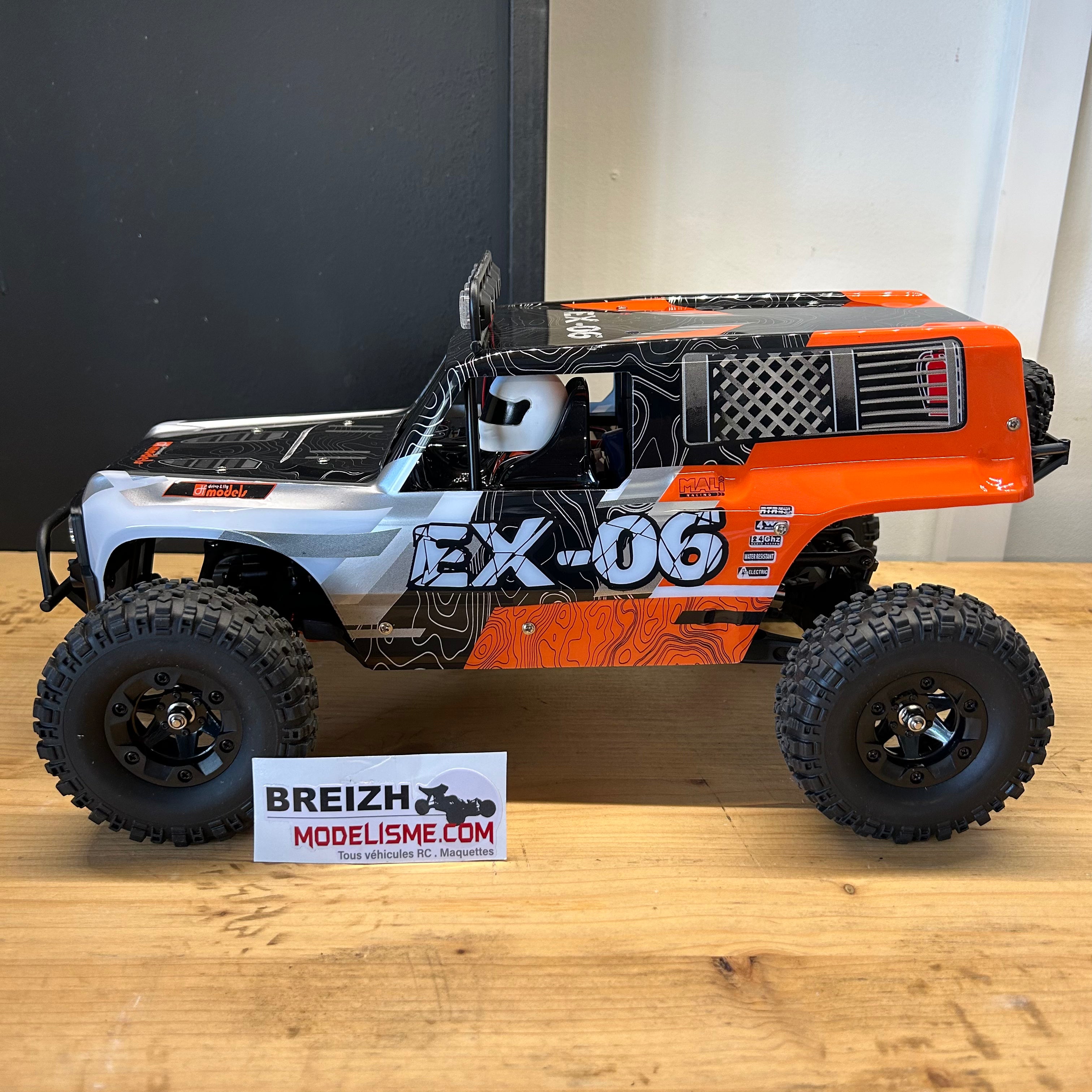 Désert monster DF Models EX-06 Truck RTR 1/12 40km/h 4WD leds