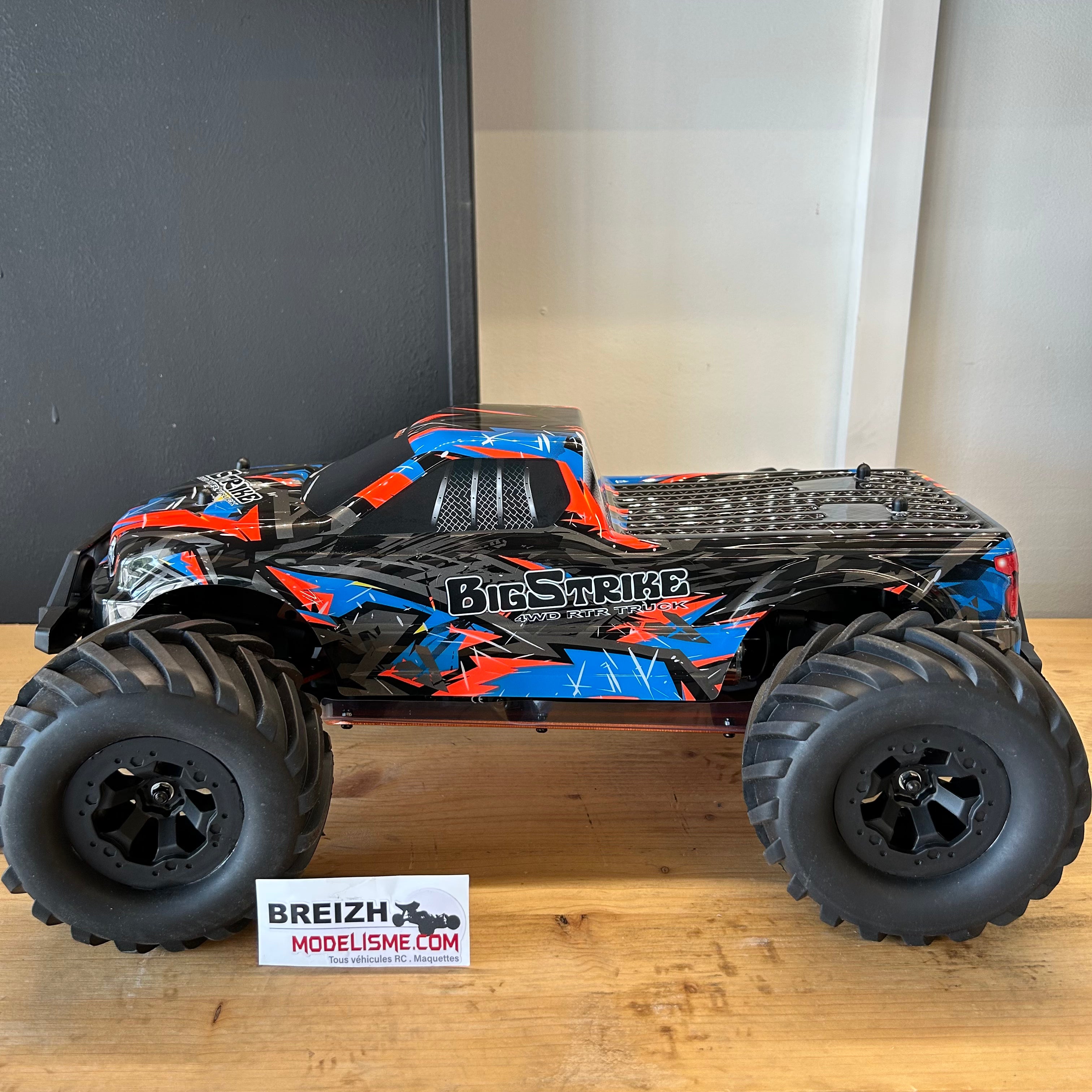 Monster truck BigStrike DF Models 1/10 RTR ados + 12 ans