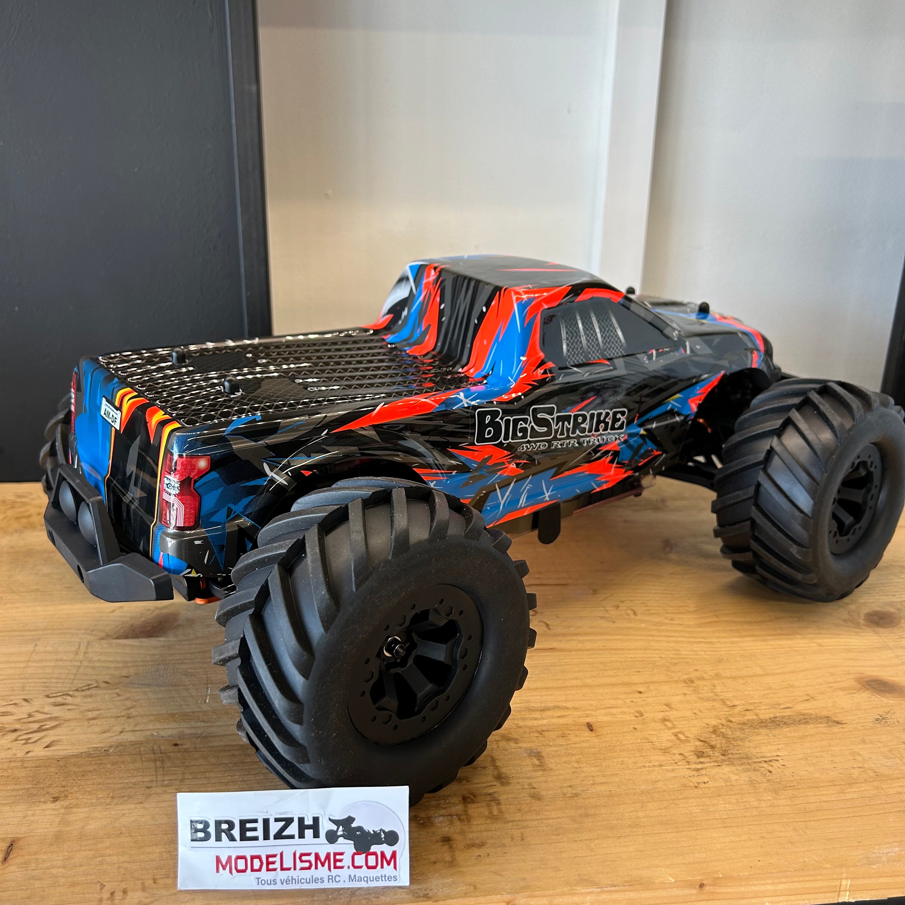 Monster truck BigStrike DF Models 1/10 RTR ados + 12 ans