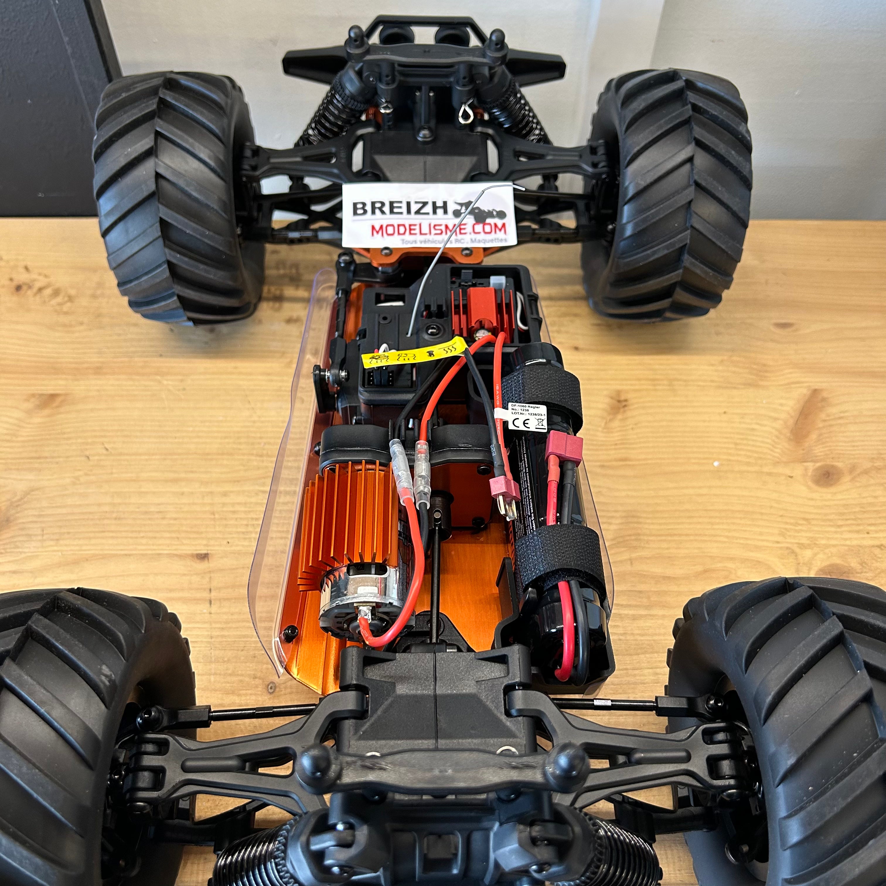 Monster truck BigStrike DF Models 1/10 RTR ados + 12 ans