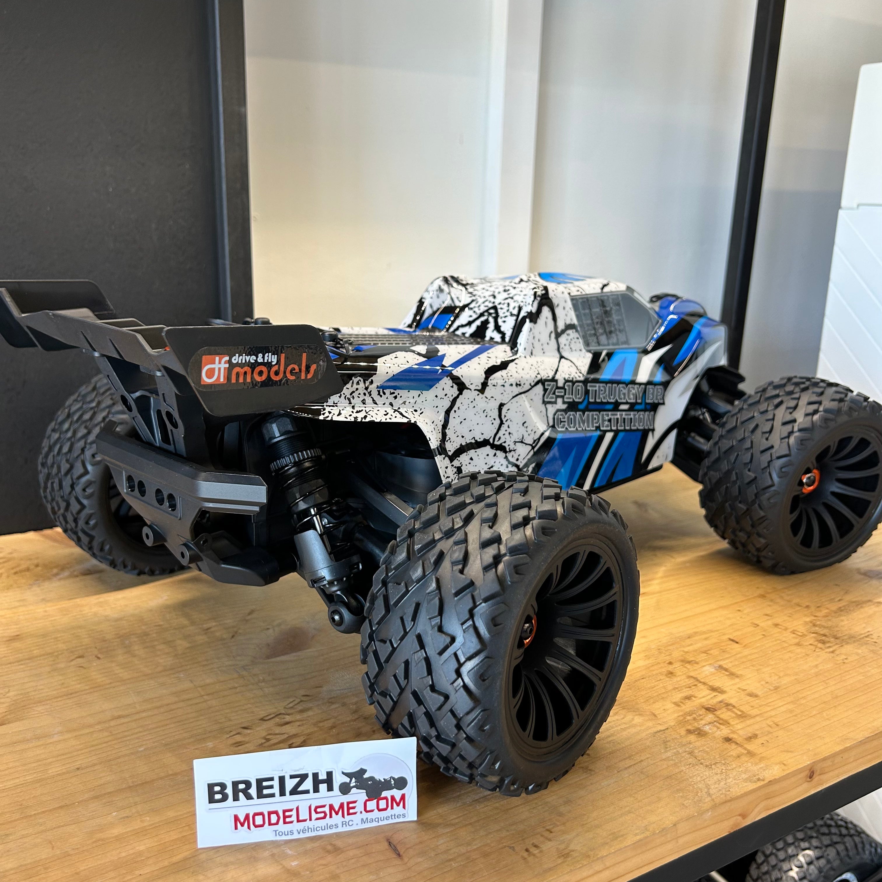 Truggy Z-10 RC 1/10 XL RTR 40km/h — Déstockage Prix Exceptionnel