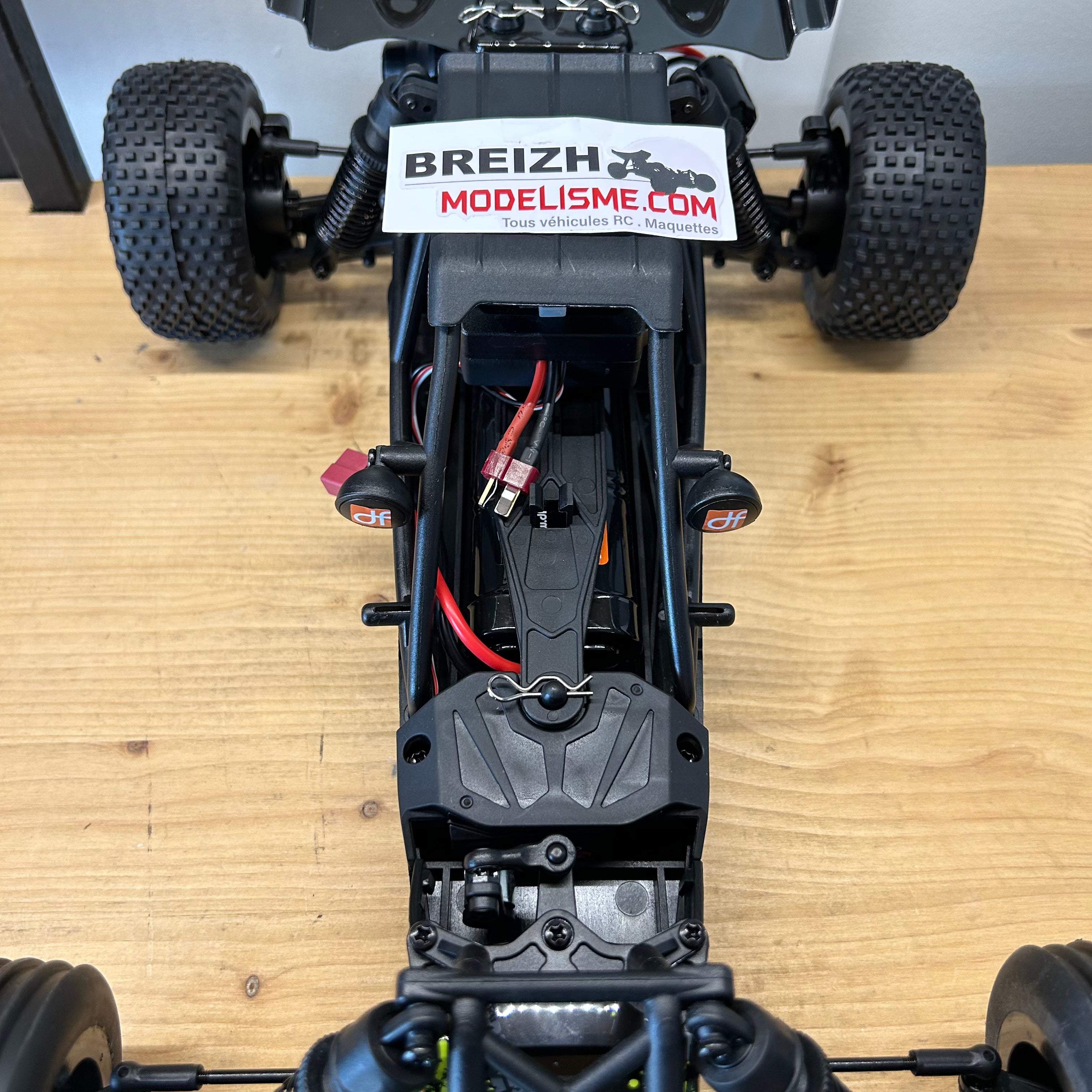DF Models Buggy RC 1/10 Crusher V2 Race 2WD RTR 35km/h