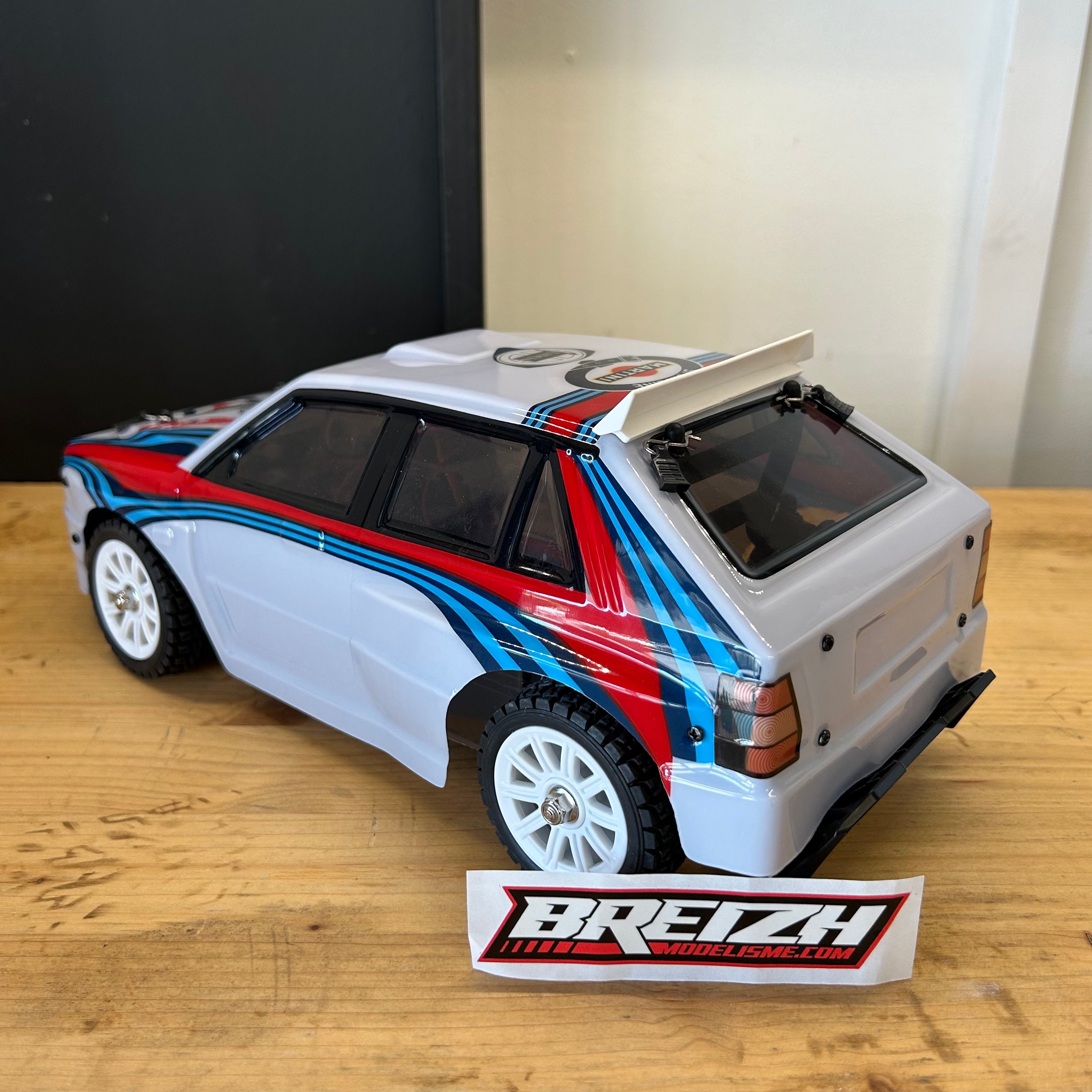 Voiture de rallye Lancia Delta 4WD RTR MJX Hyper GO 14302 1/14