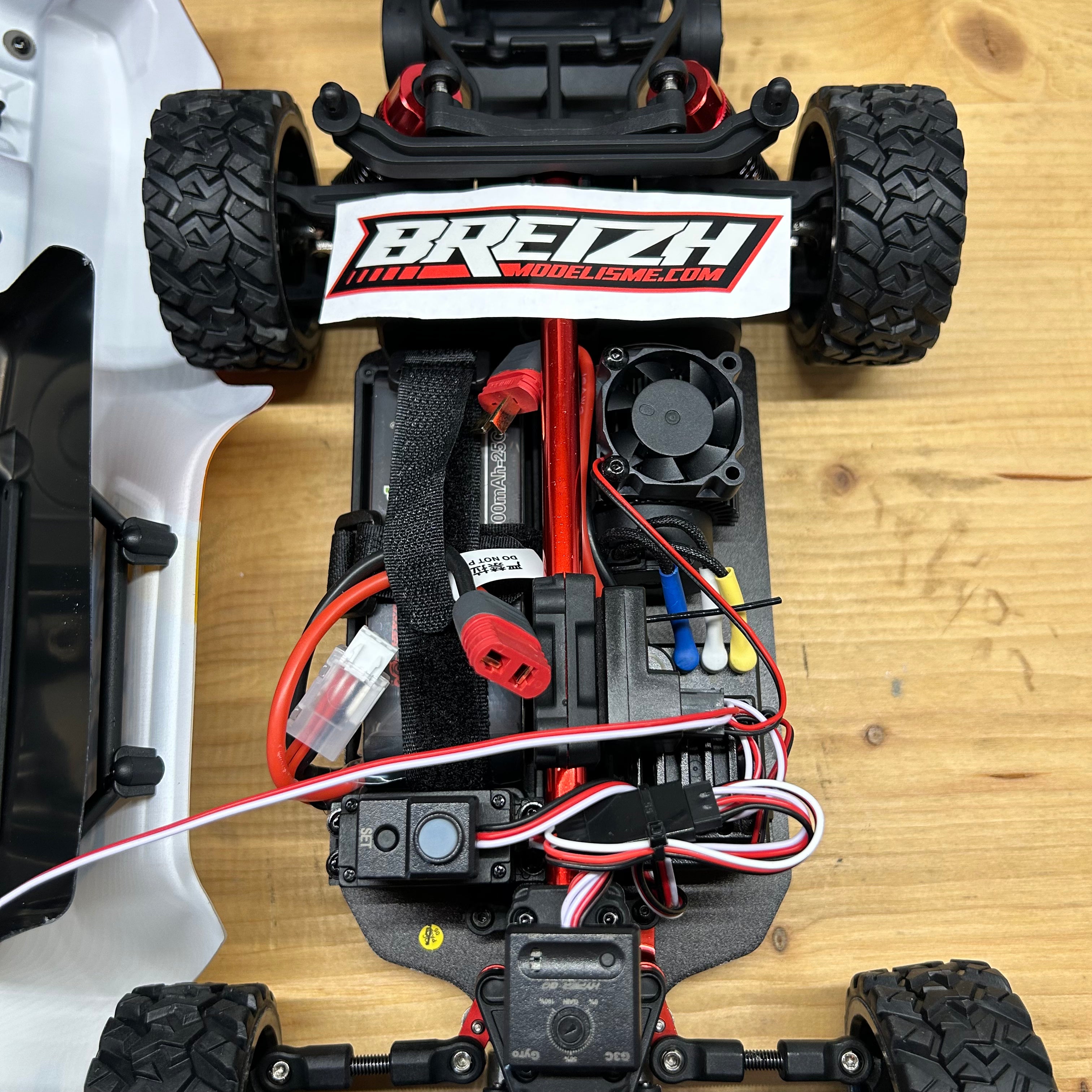 Short Course 4WD RTR MJX Hyper GO 14211 1/14