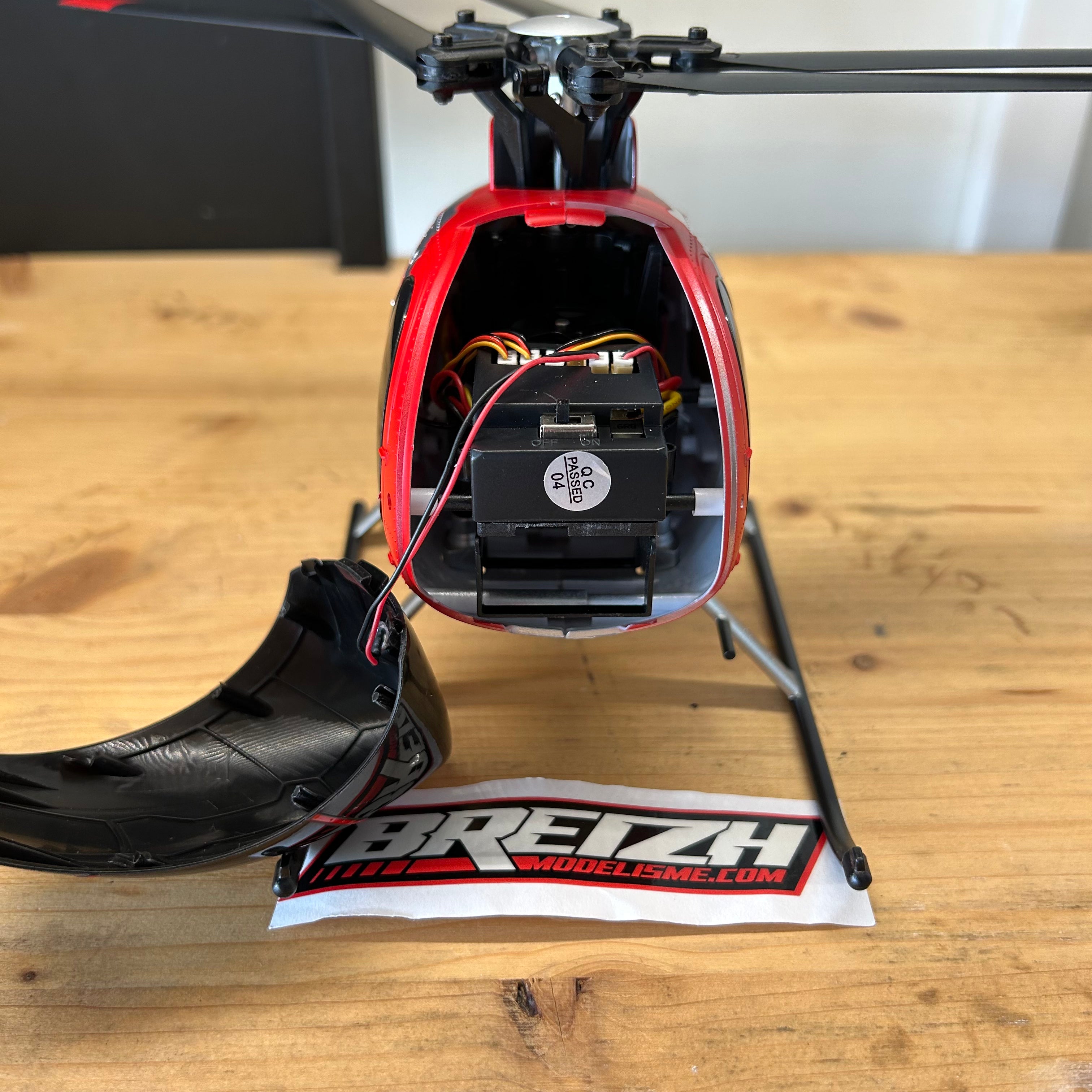 AFX MD500E Brushless 6 Voies Rouge – Hélicoptère RC 325mm Gyro 6 axes