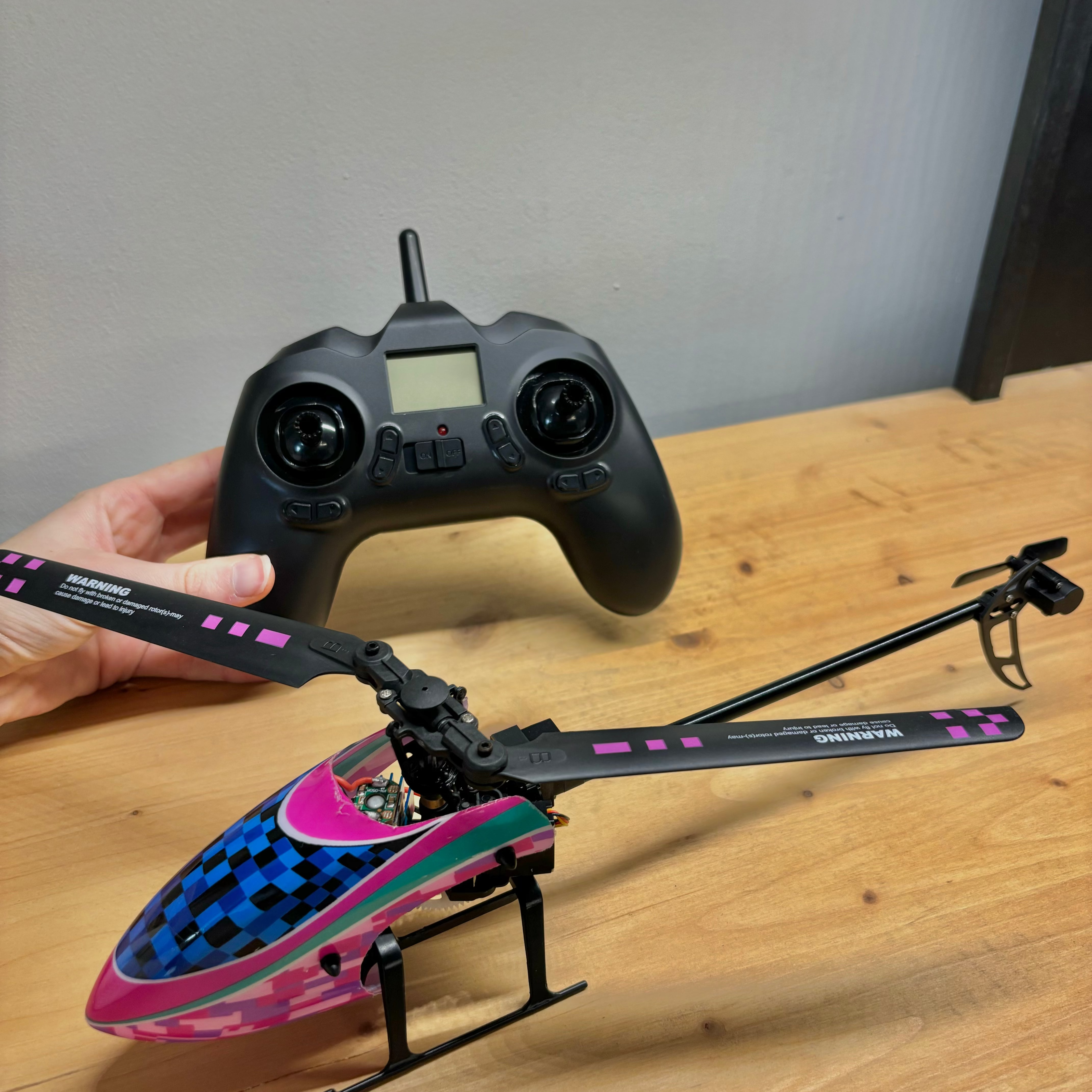 Hélicoptère RC Mono rotor Kootai F03 4 voies Flybarless violet bleu
