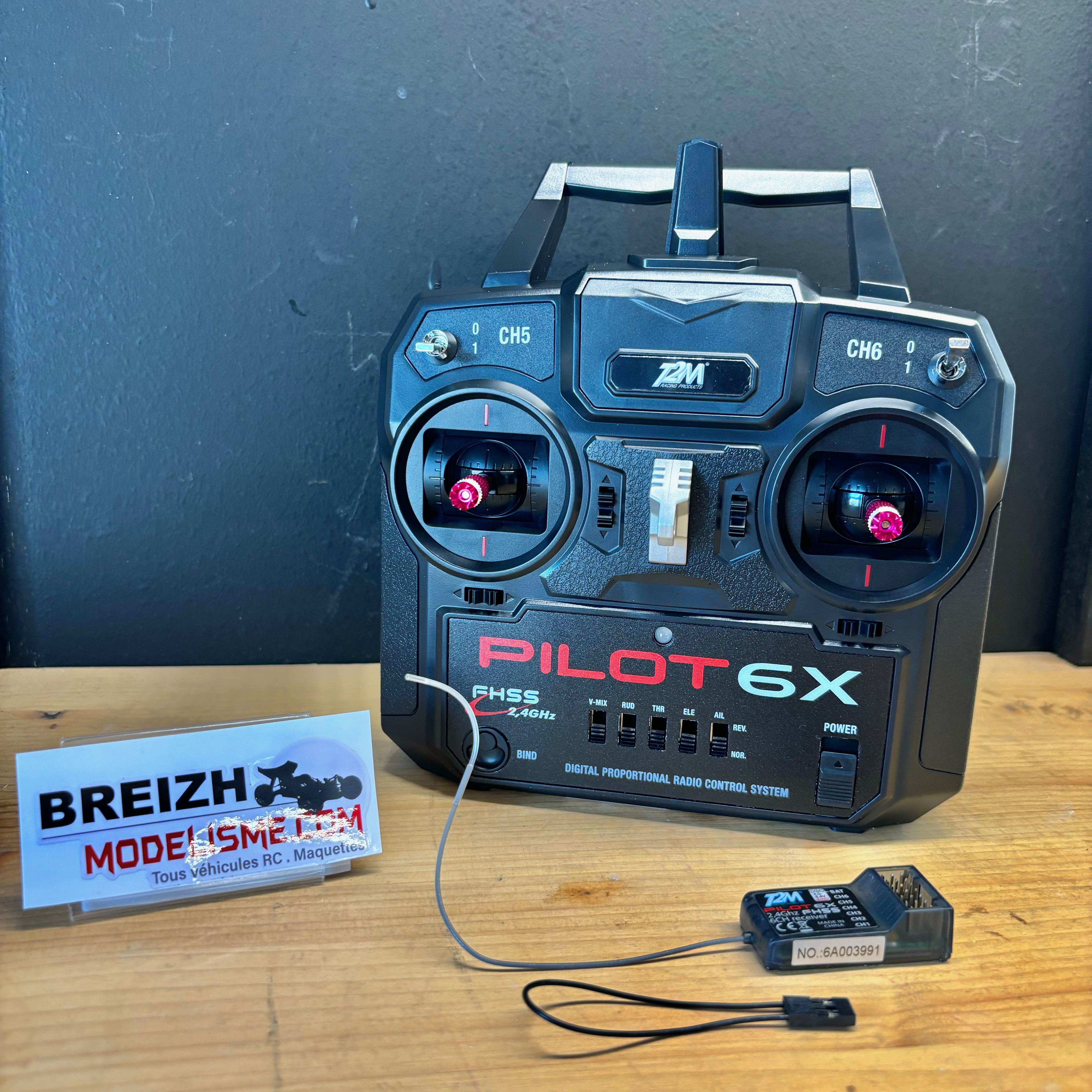 T2M Radio avec récepteur 6 voies Pilot 6X 2.4GHz mode 1