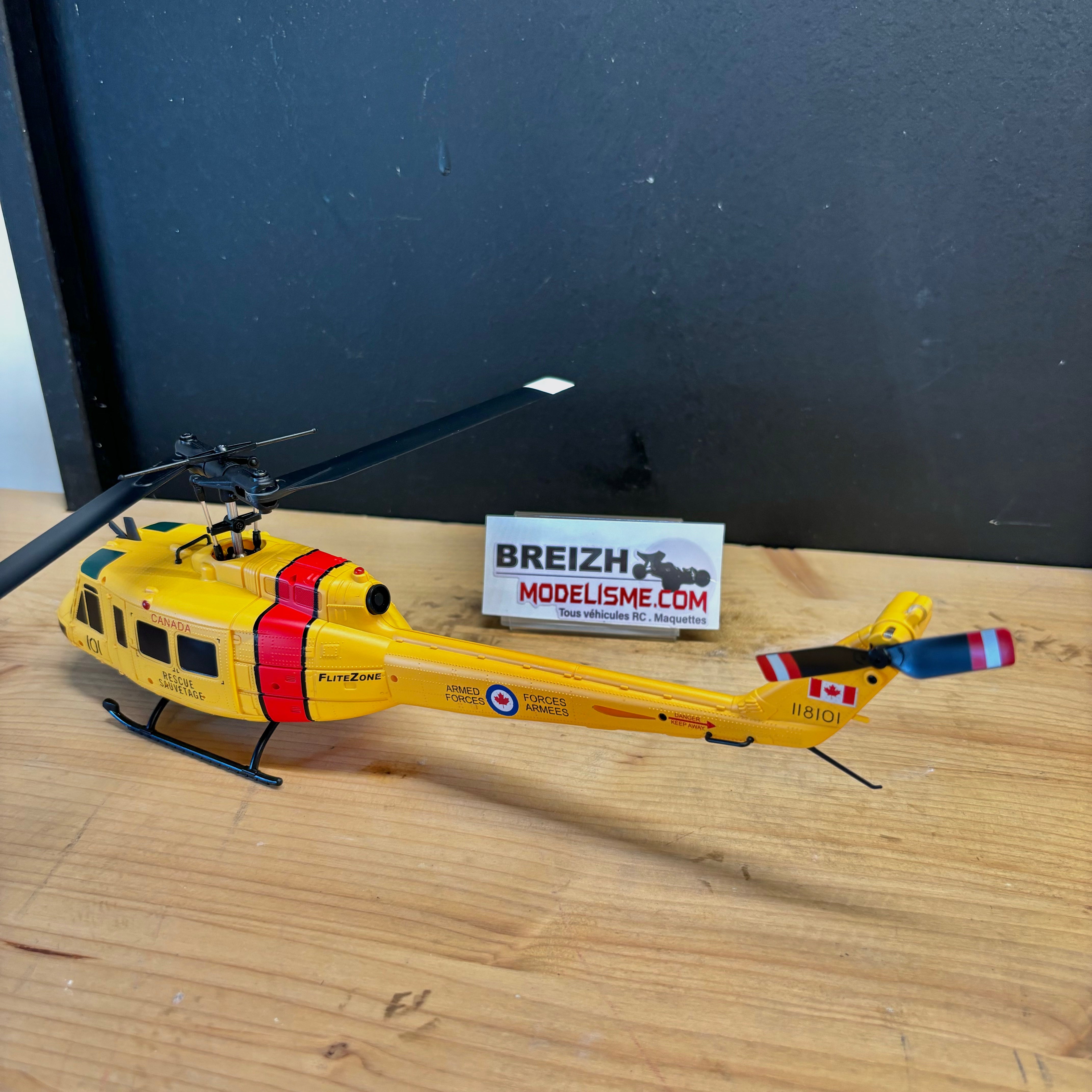 Hélicoptère Bell UH-1DX (Canada) RTF - 16401