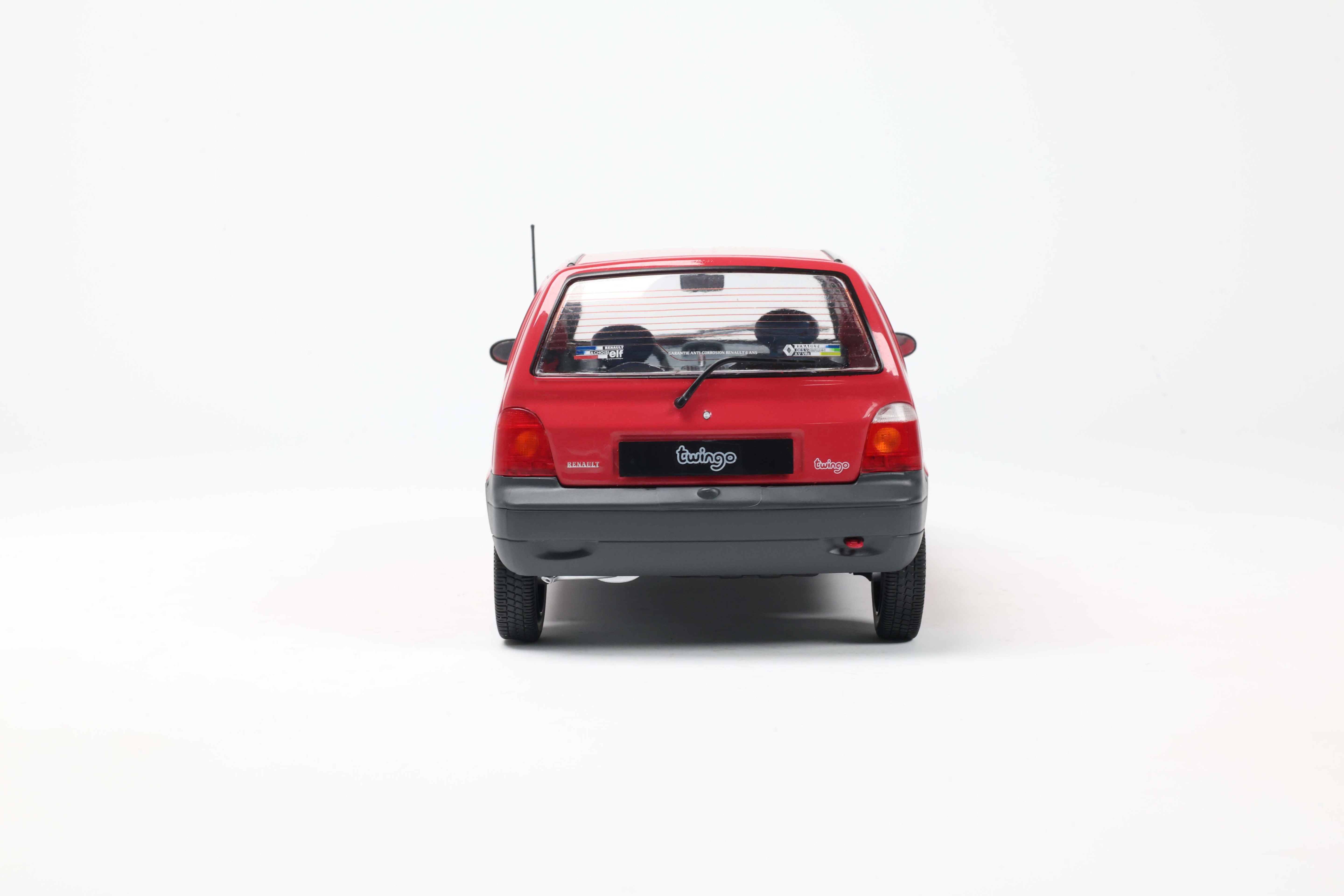 Solido S1804005 miniature collection 1/18 Renault Twingo MK1 Magenta 1995 - Breizh Modélisme.