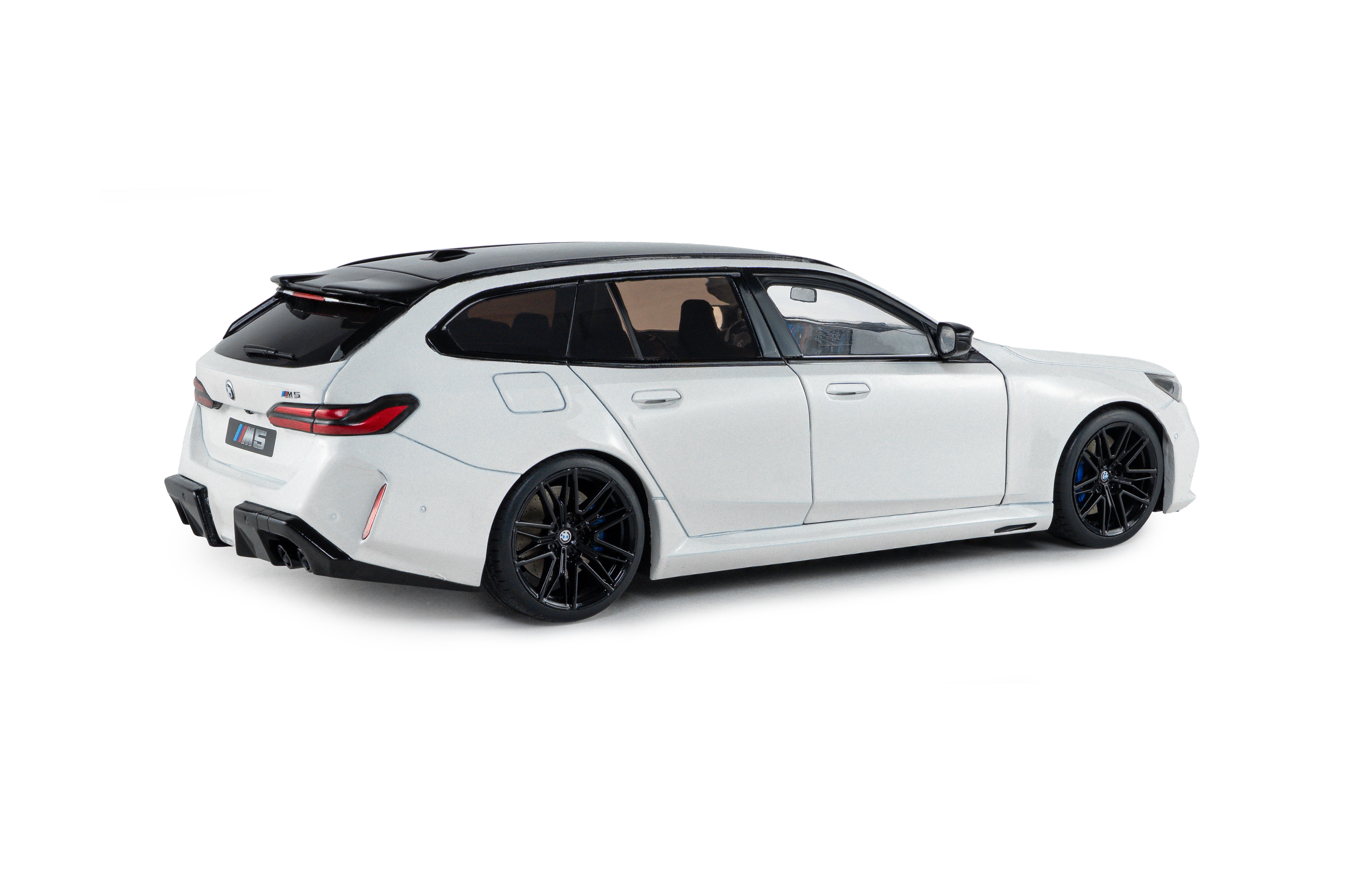 Solido S1814802 Voiture miniature collection 1/18 BMW M5 Touring – Alpine White Solid – 2025