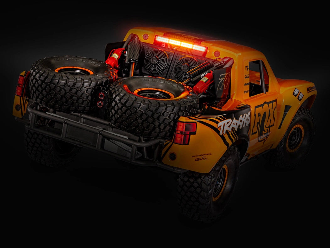 Traxxas UDR FOX Unlimited Desert Racer 4WD avec leds 85086-4