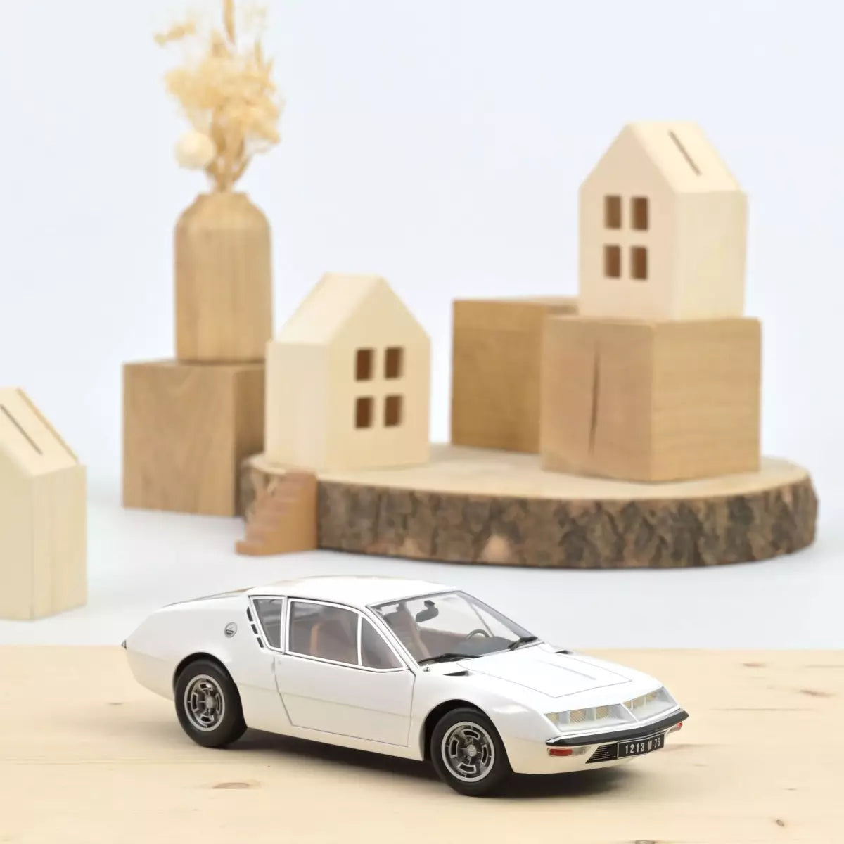 Voiture miniature collection 1/18 Alpine A310 1600 VE 1972 Blanc (310pcs) Norev 185401