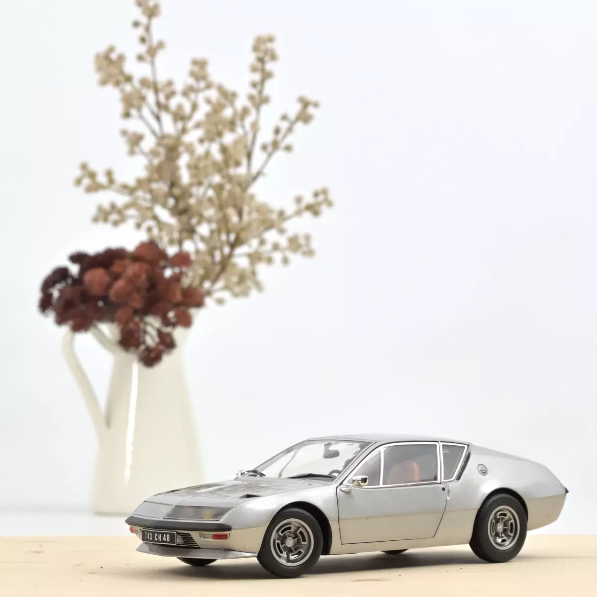 Voiture miniature collection 1/18 Alpine A310 1600 VF 1975 Argent (310pcs) Norev 185404