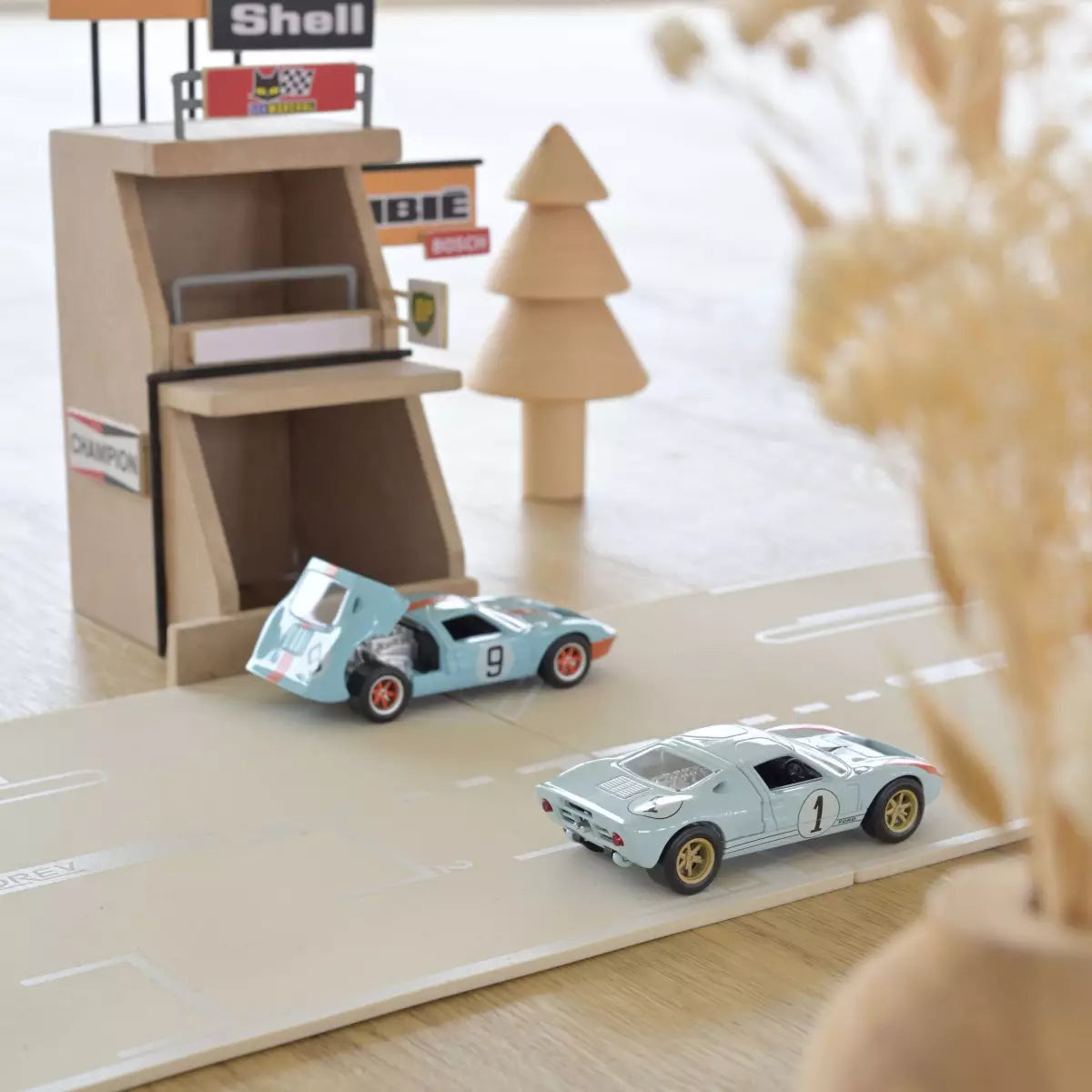 Voiture miniature 1/43 Ford GT40 1966 n°1 Jet-car Norev 270568