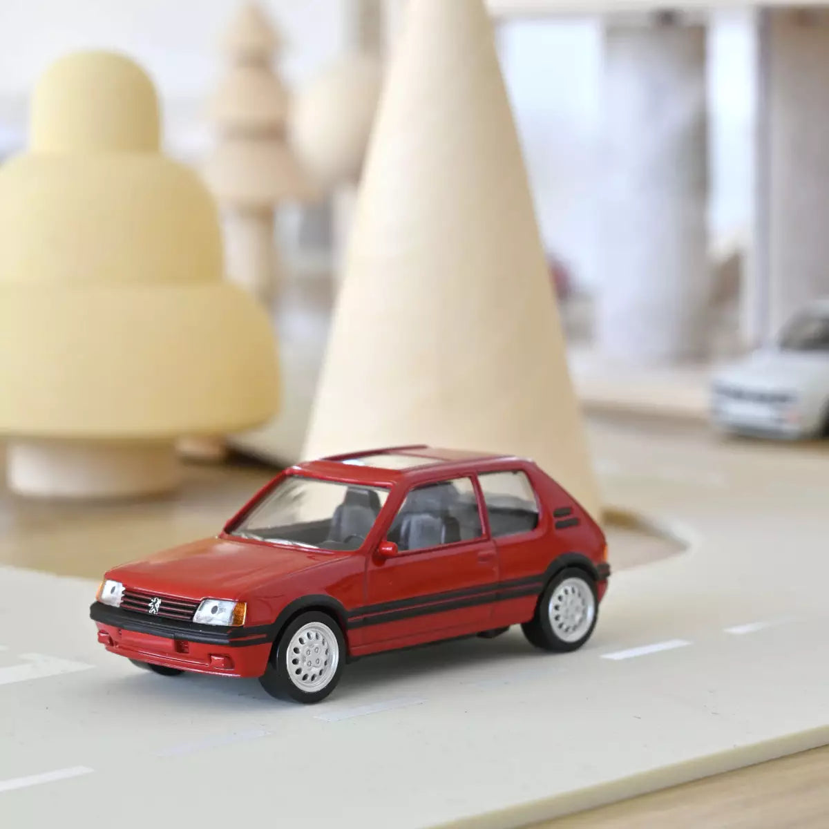 Voiture miniature 1/43 Peugeot 205 GTi 1986 Rouge Vallelunga Jet-car Norev 471713