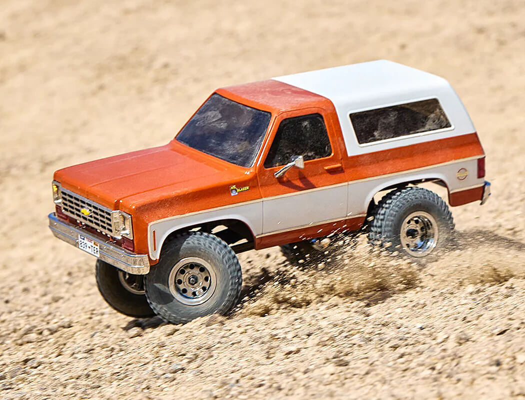 Petit Crawler FMS 1/24 Chevrolet K5 blazer FCX24 RTR orange Prêt à rouler - Breizh Modélisme.