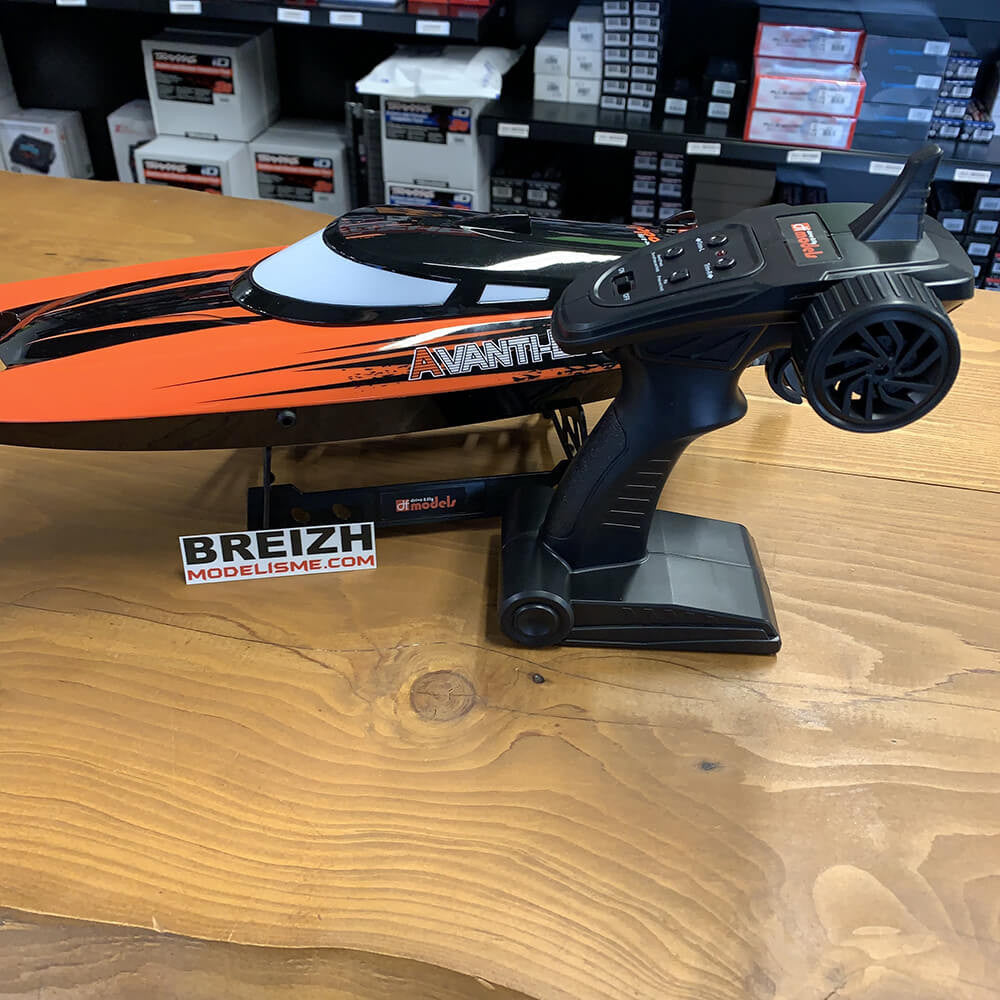 Bateau Télécommandé pour enfants AVANTI BR V2 - Breizh Modélisme.