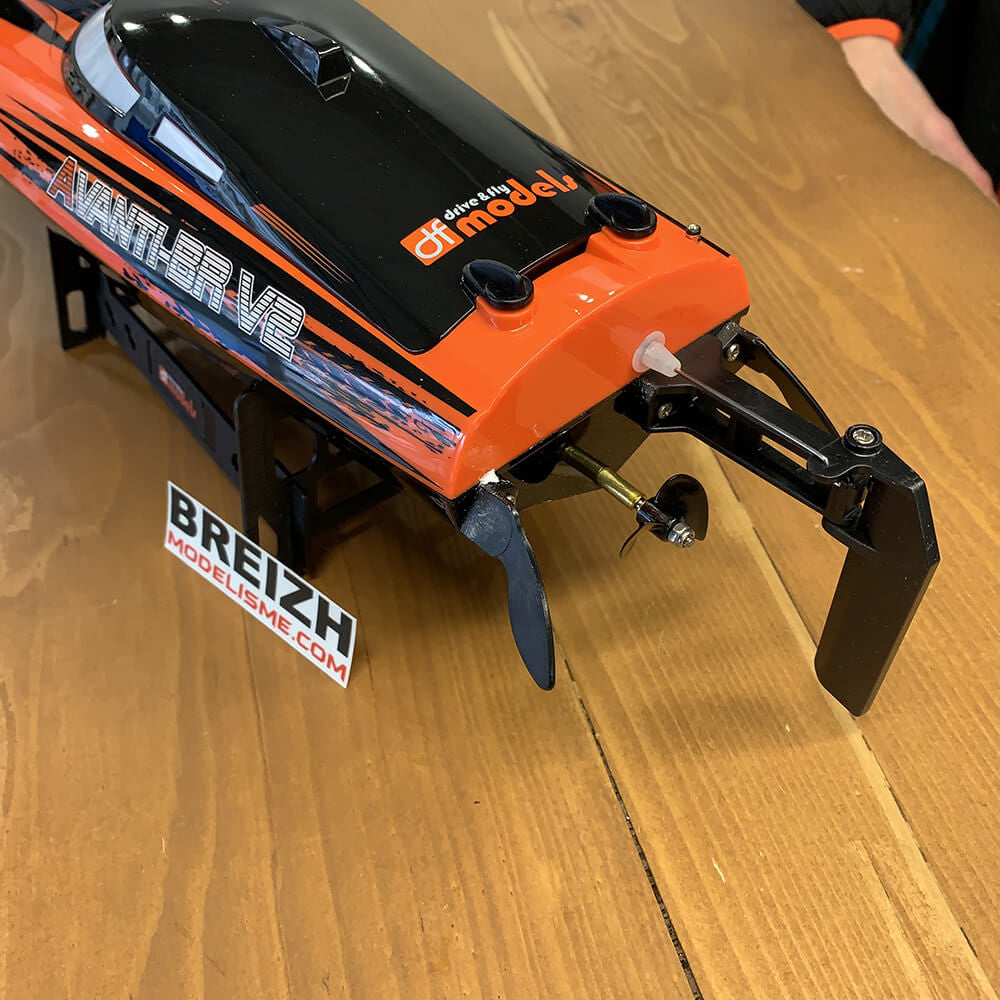 Bateau Télécommandé pour enfants AVANTI BR V2 - Breizh Modélisme.