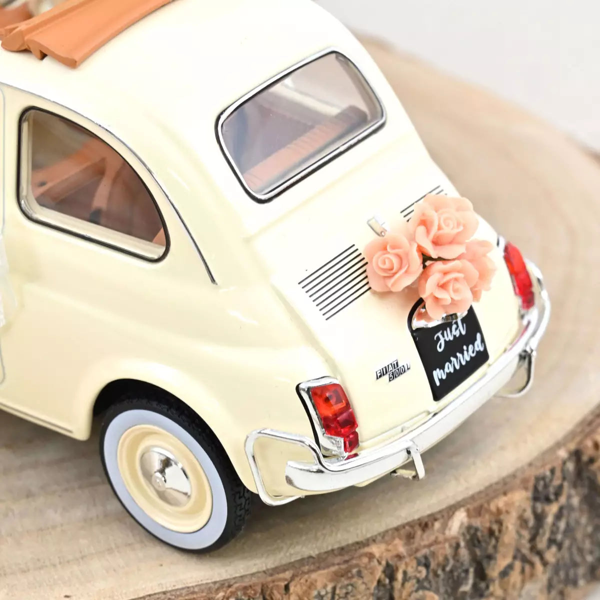 Voiture miniature collection 1/18 Fiat 500 L 1968 Blanc Ivoire cadeau de mariage Norev 187780