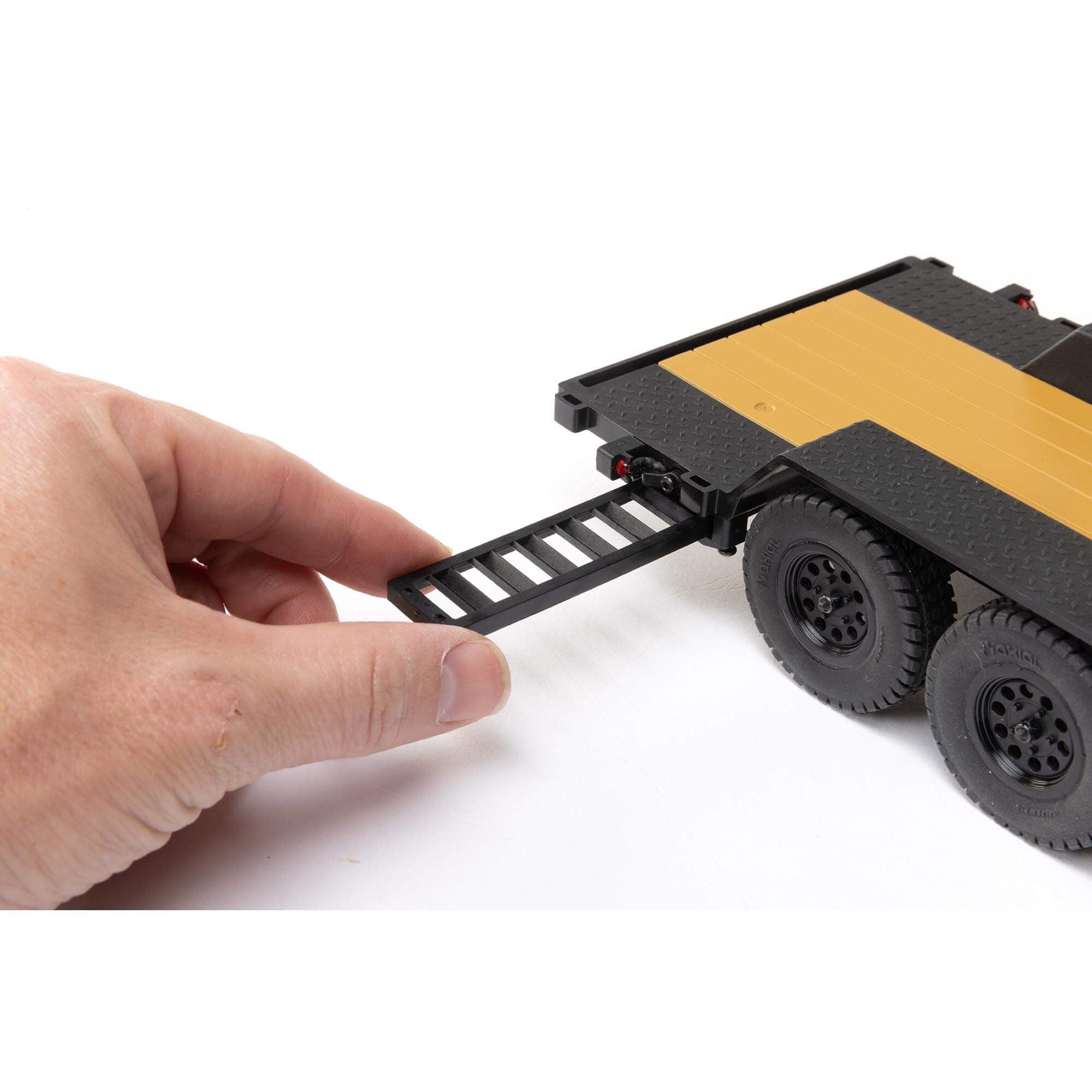 Remorque à plateau pour véhicule SCX24 1/24 - AXI00009 - Breizh Modélisme.
