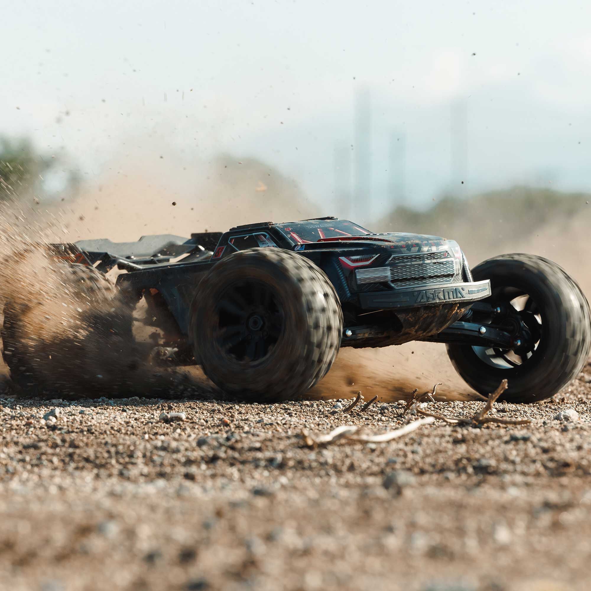 Arrma 1/8 Truggy Kraton 6S EXtreme Bash 4x4 RTR - ARA8708V6T1 - Breizh Modélisme.