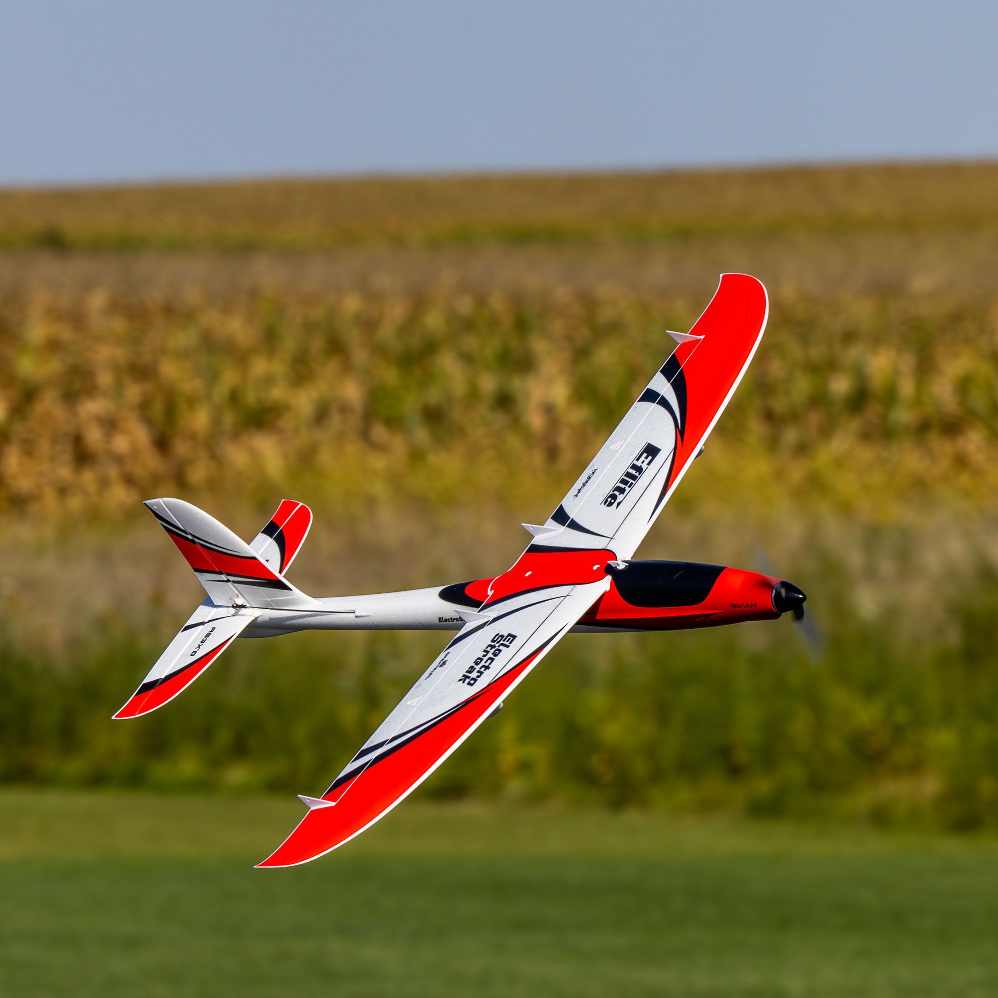 Avion ElectroStreak 1,1 m BNF Basic avec AS3X+ et SAFE Select - EFL13350 - Breizh Modélisme.