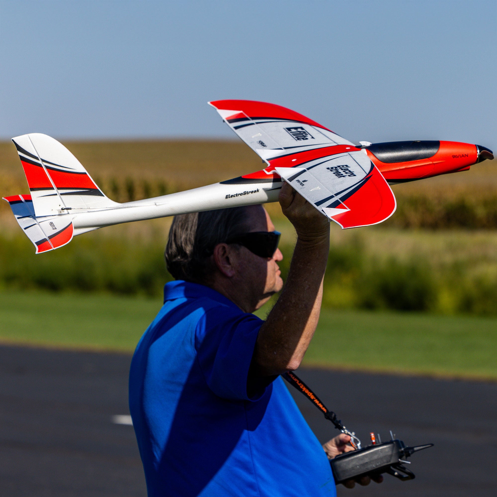 Avion ElectroStreak 1,1 m BNF Basic avec AS3X+ et SAFE Select - EFL13350 - Breizh Modélisme.