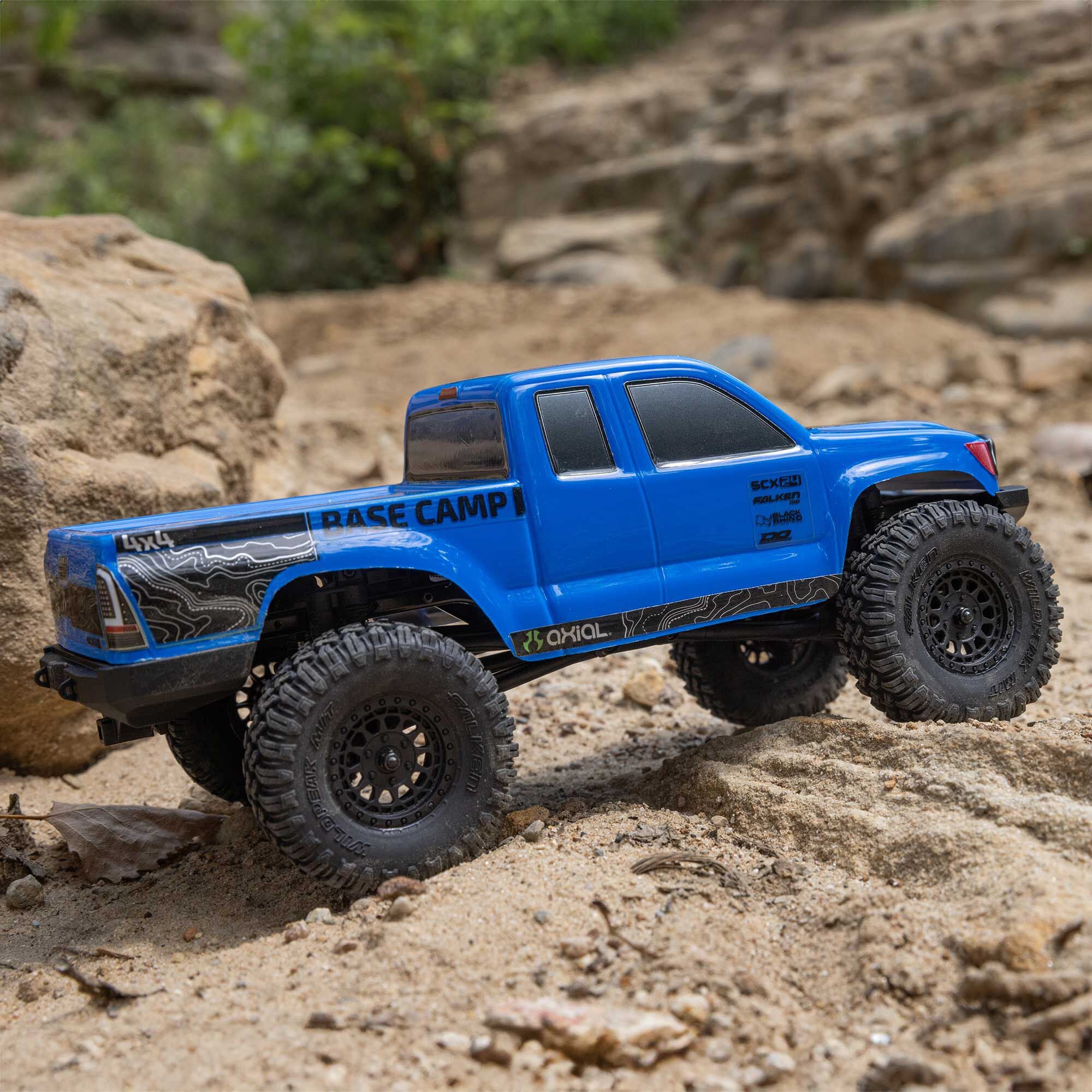 Mini rock crawler SCX24 Base Camp 4WD 1/24 charbon RTR bleu - AXI-1219T2 - Breizh Modélisme.