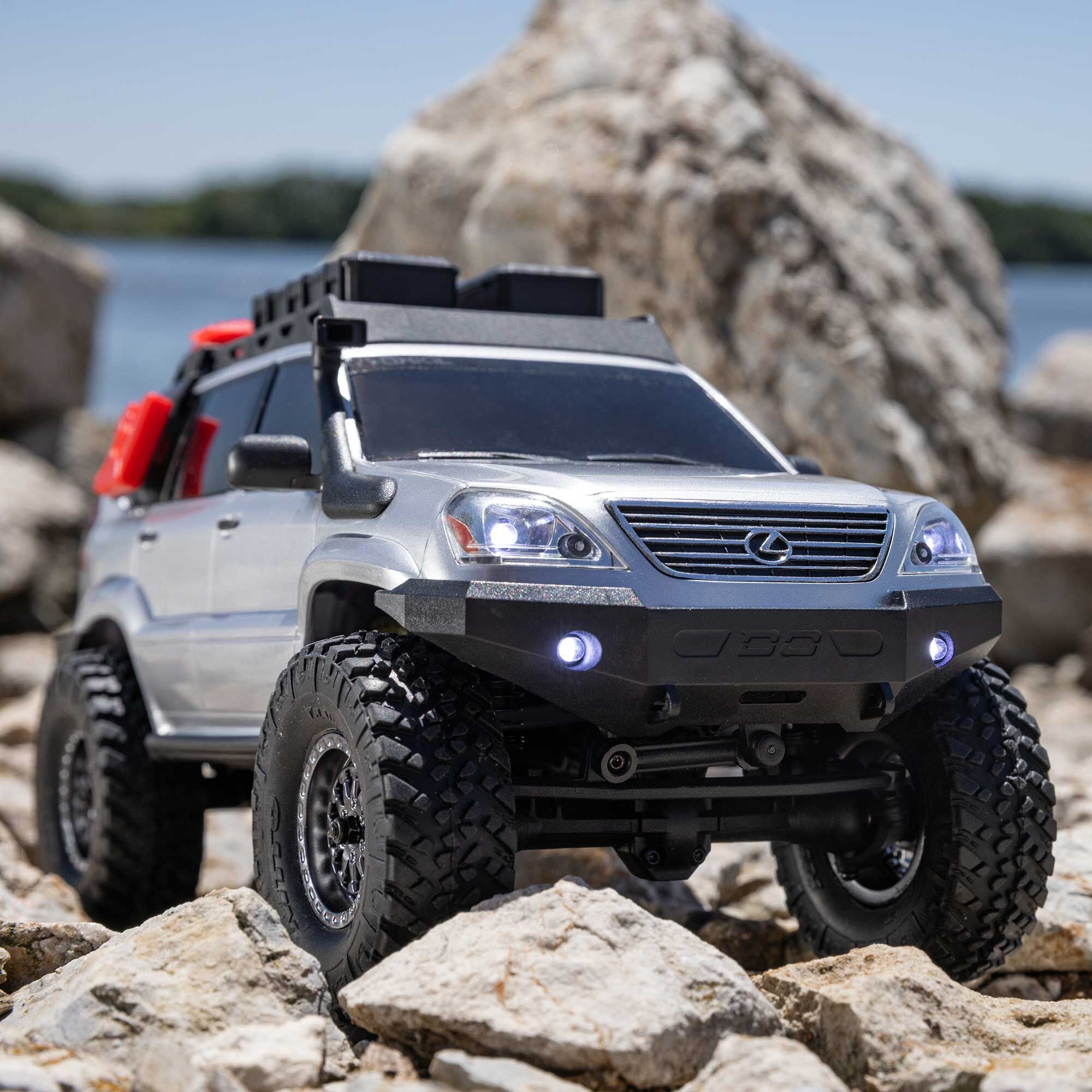 Mini rock crawler SCX24 Lexus GX 470 4X4 1/24 RTR argent - AXI-1532T2 - Breizh Modélisme.