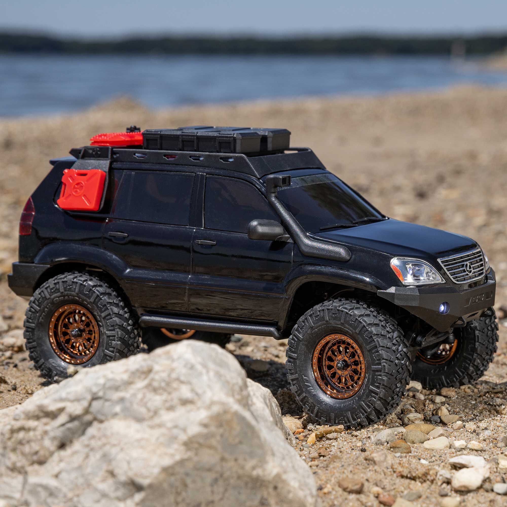 Mini rock crawler SCX24 Lexus GX 470 4X4 1/24 RTR noir - AXI-1532T3 - Breizh Modélisme.