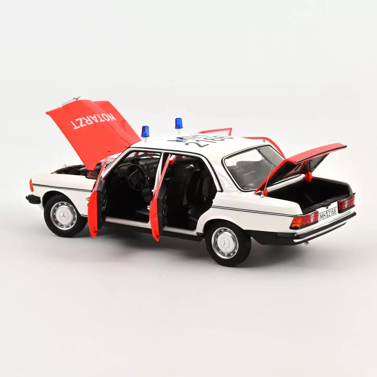 Voiture miniature collection 1/18 Mercedes-Benz 200 1984 Ambulance de secours Norev 183834