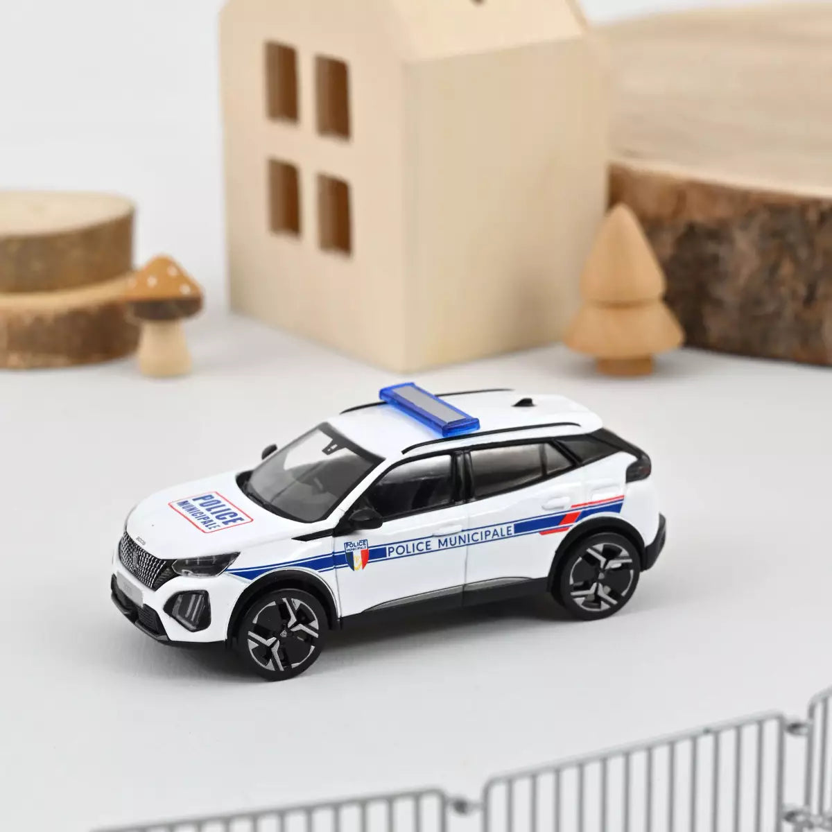 Voiture miniature collection 1/43 Peugeot 2008 2024 Police Municipale Norev 472875