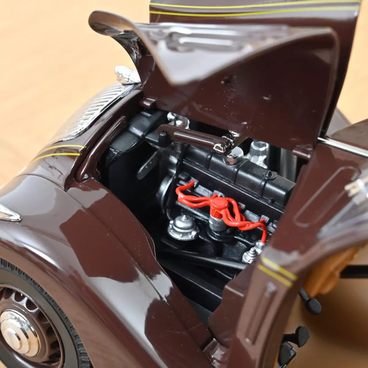 Voiture miniature collection 1/18 Peugeot 402 Eclipse 1937 Chocolat Norev 184873