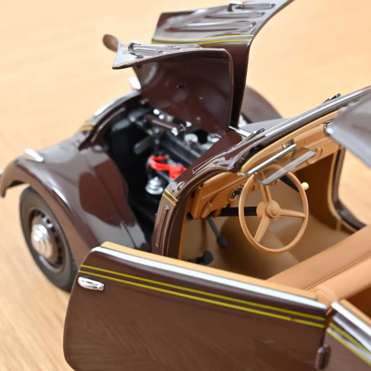Voiture miniature collection 1/18 Peugeot 402 Eclipse 1937 Chocolat Norev 184873