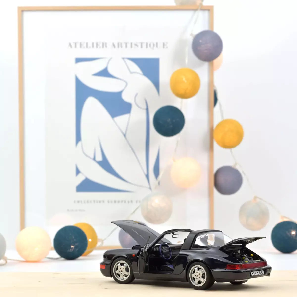Voiture miniature collection 1/18 Porsche 911 Carrera 4 Targa 1991 Bleu métallisé Norev 187340