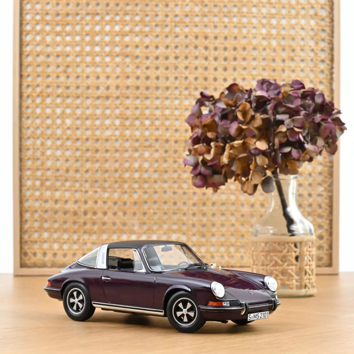Voiture miniature collection 1/18 Porsche 911 E Targa 1971 Mauve Norev 187644