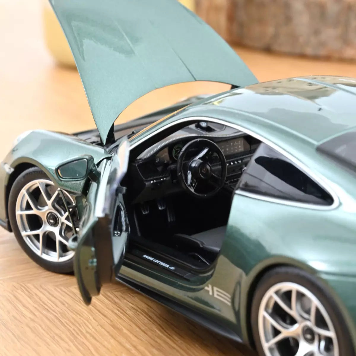 Voiture miniature collection 1/18 Porsche 911 S/T 2023 Vert Malachite métallisé Norev 187472