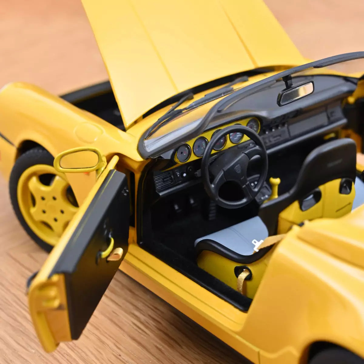 Voiture miniature collection 1/18 Porsche 911 Speedster Jaune Speed 1993 Norev 187130