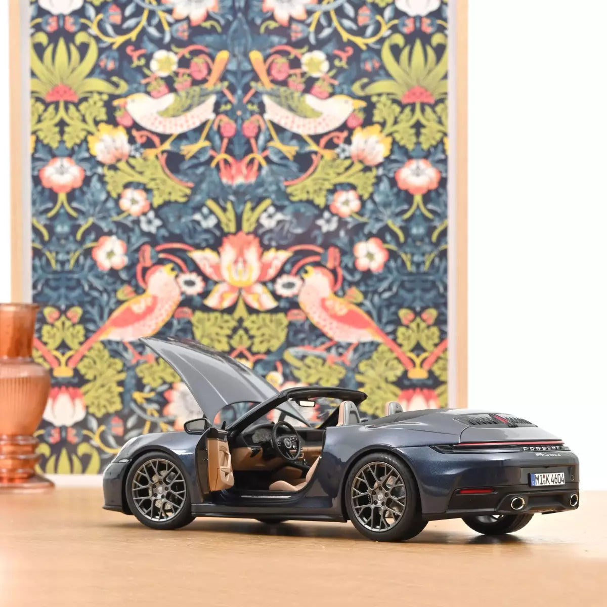 Voiture miniature collection 1/18 Porsche 911 Carrera Cabriolet 2025 Bleu Yachting métallisé Norev 187180