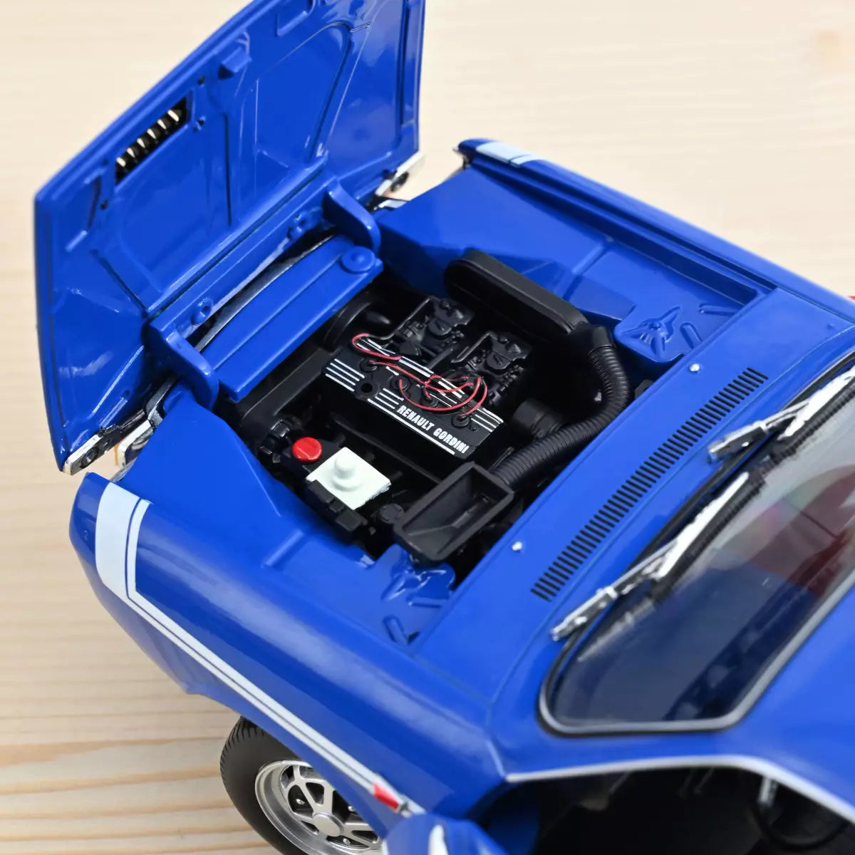 Voiture miniature collection 1/18 Renault 12 Gordini sans pare-chocs 1971 Bleu-de-France Norev 185248